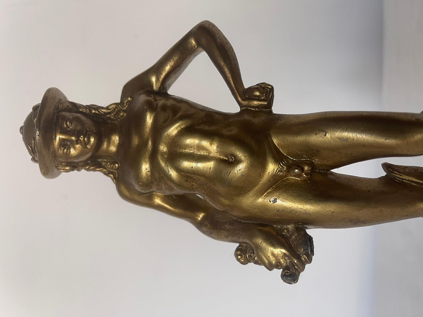 Statuetta in bronzo dorato "David di Donatello" su base in marmo nero
