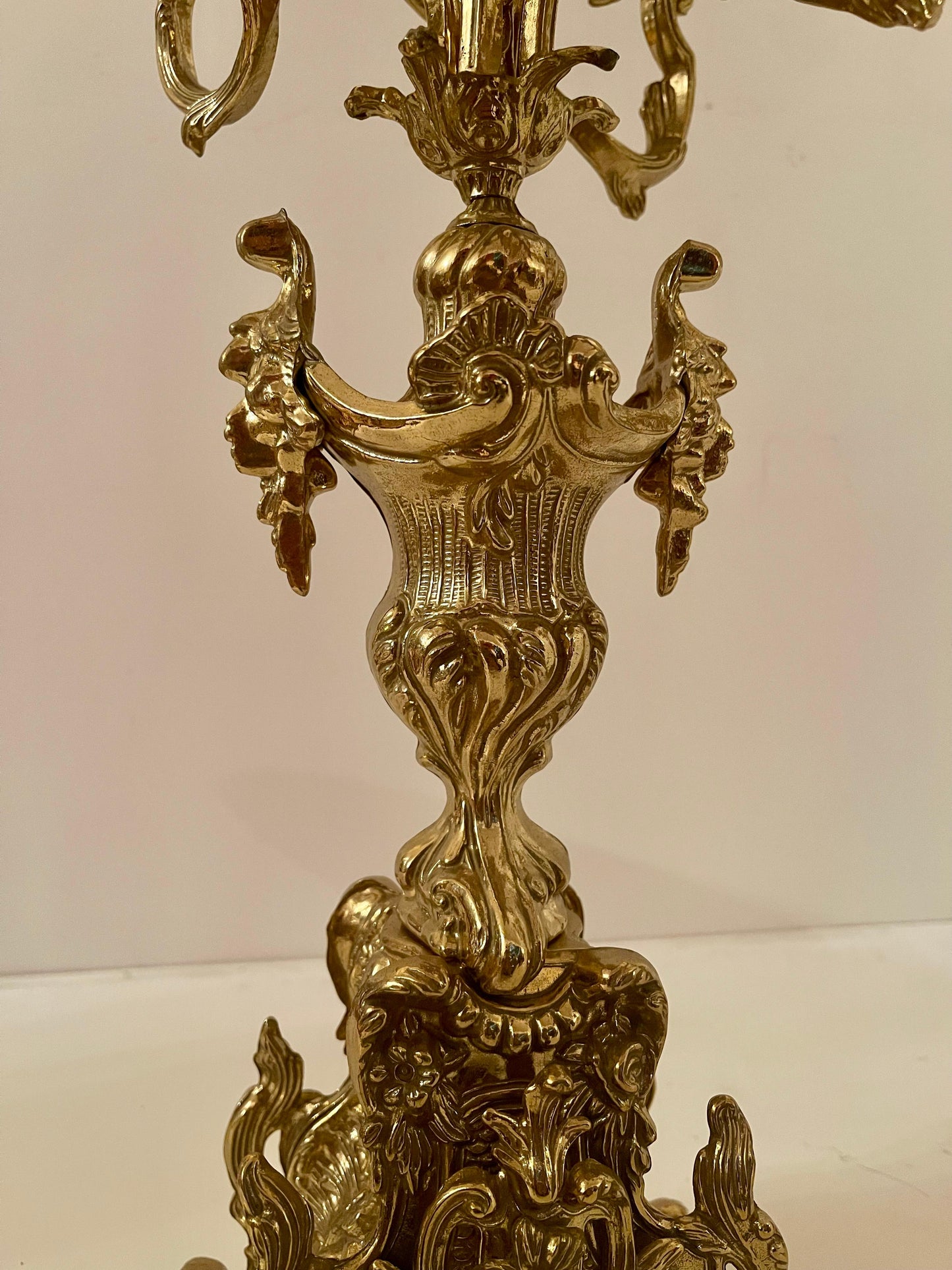 Coppia di candelabri in bronzo dorato stile Napoleone III XX secolo