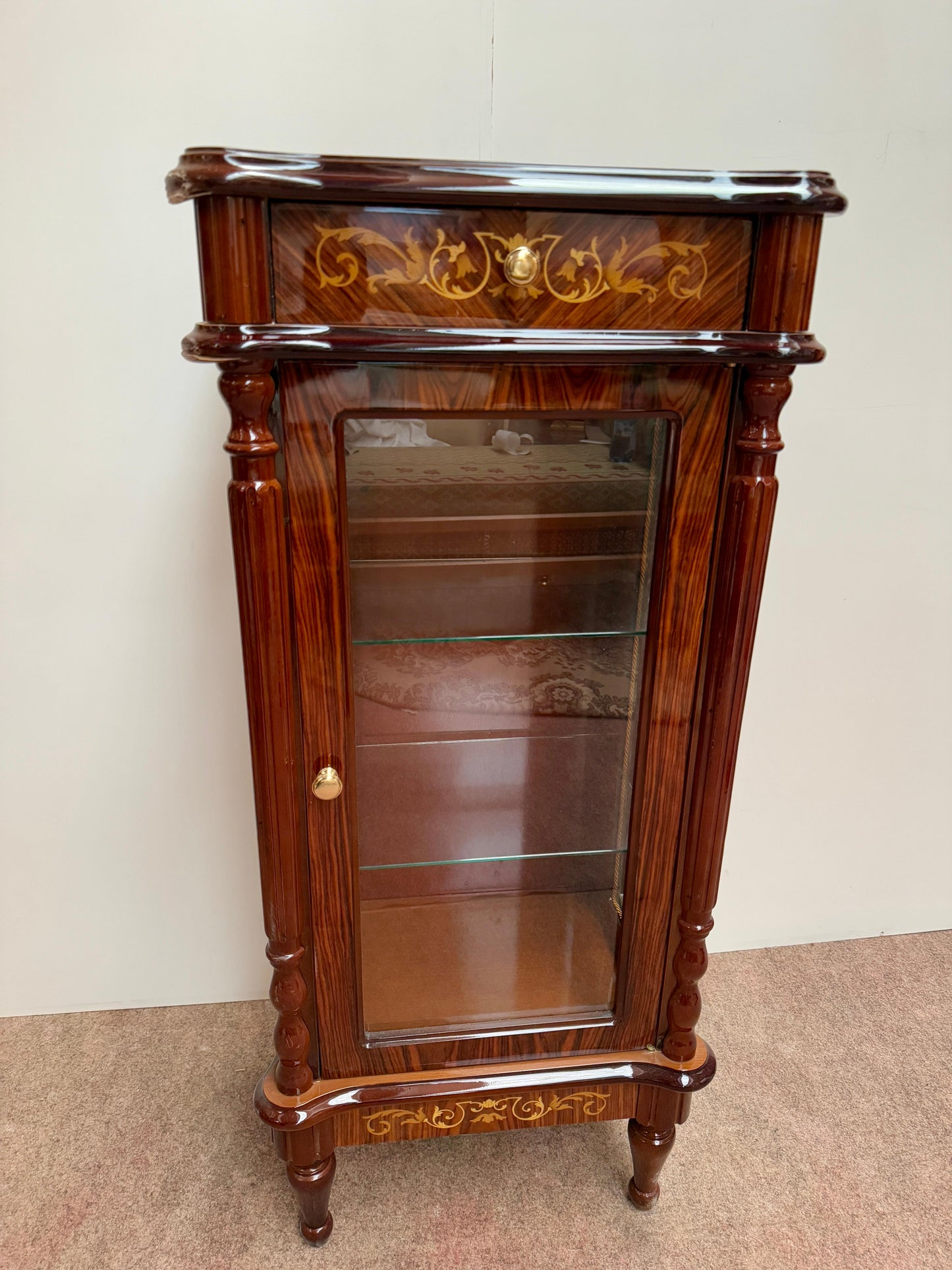 Vetrina italiana in legno noce vintage anni '90