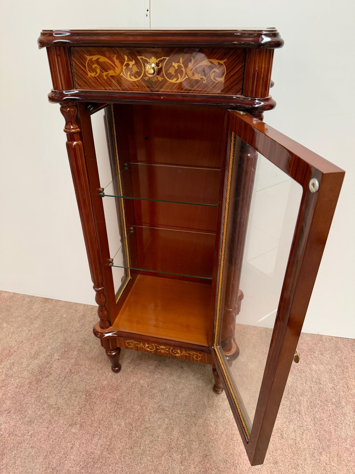 Vetrina italiana in legno noce vintage anni '90