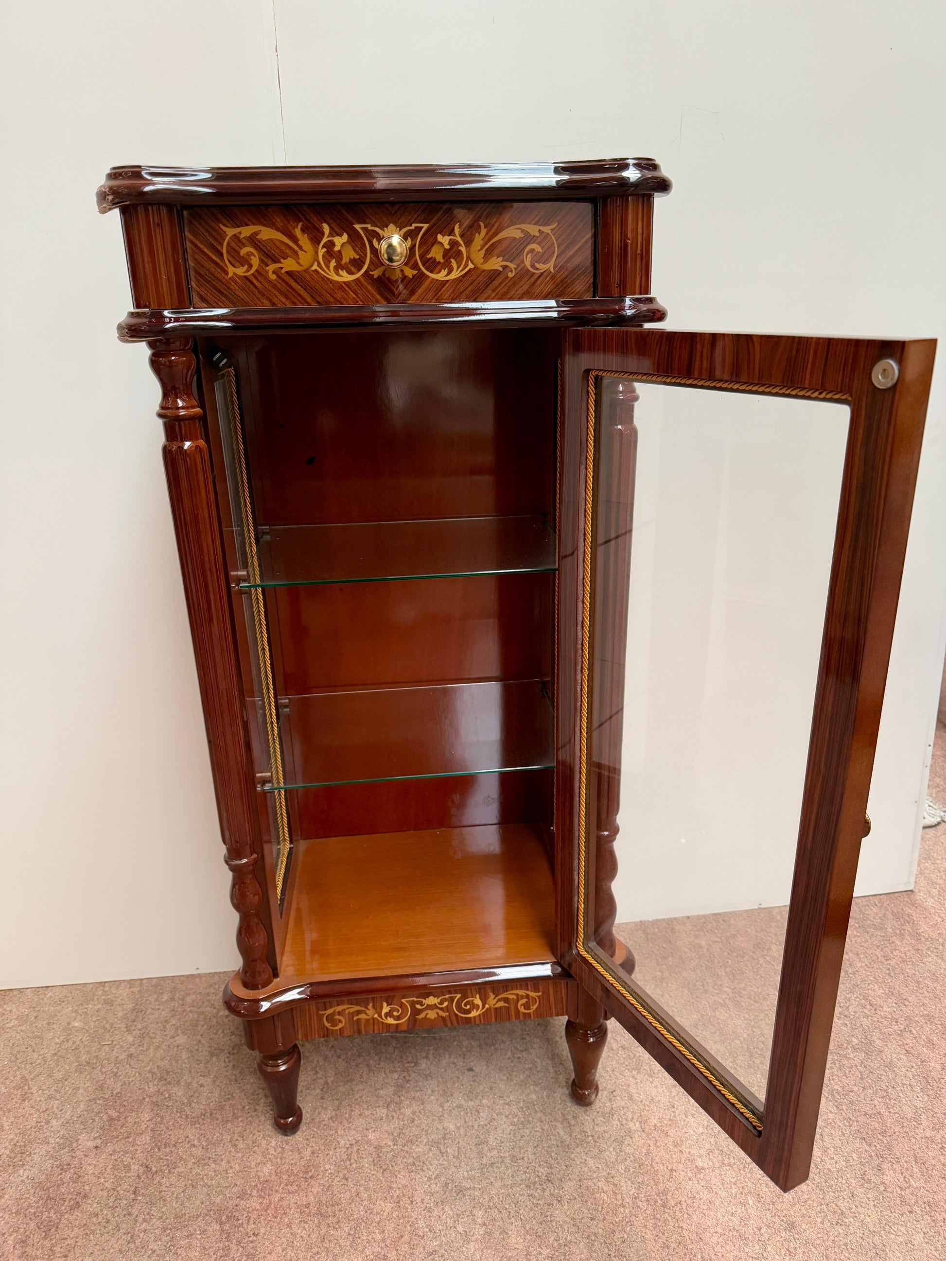 Vetrina italiana in legno noce vintage anni '90