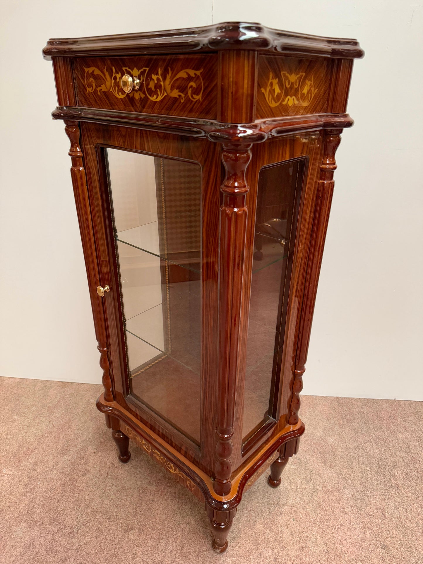 Vetrina italiana in legno noce vintage anni '90