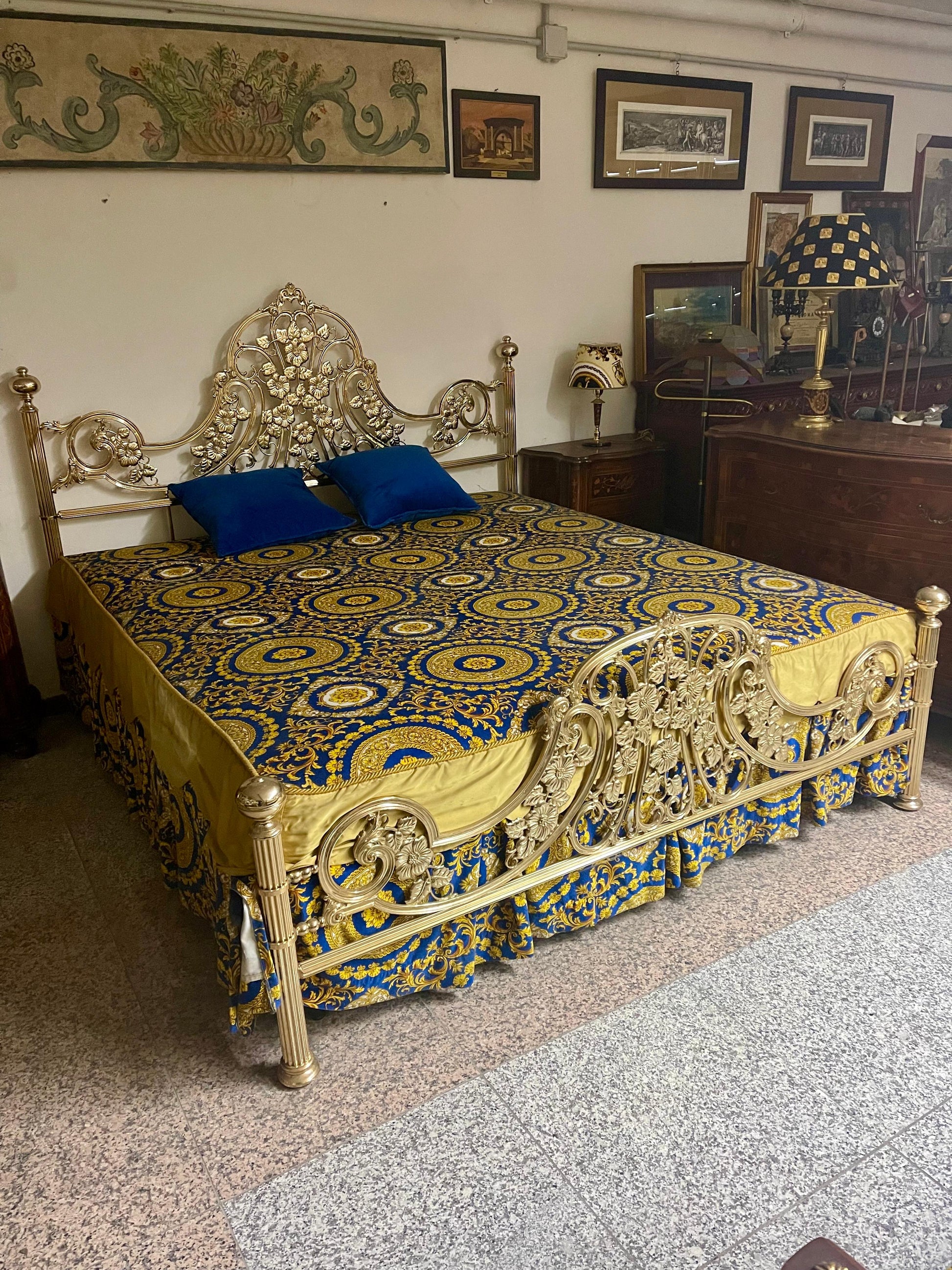 Letto italiano in ottone dorato stile veneziano anni '50