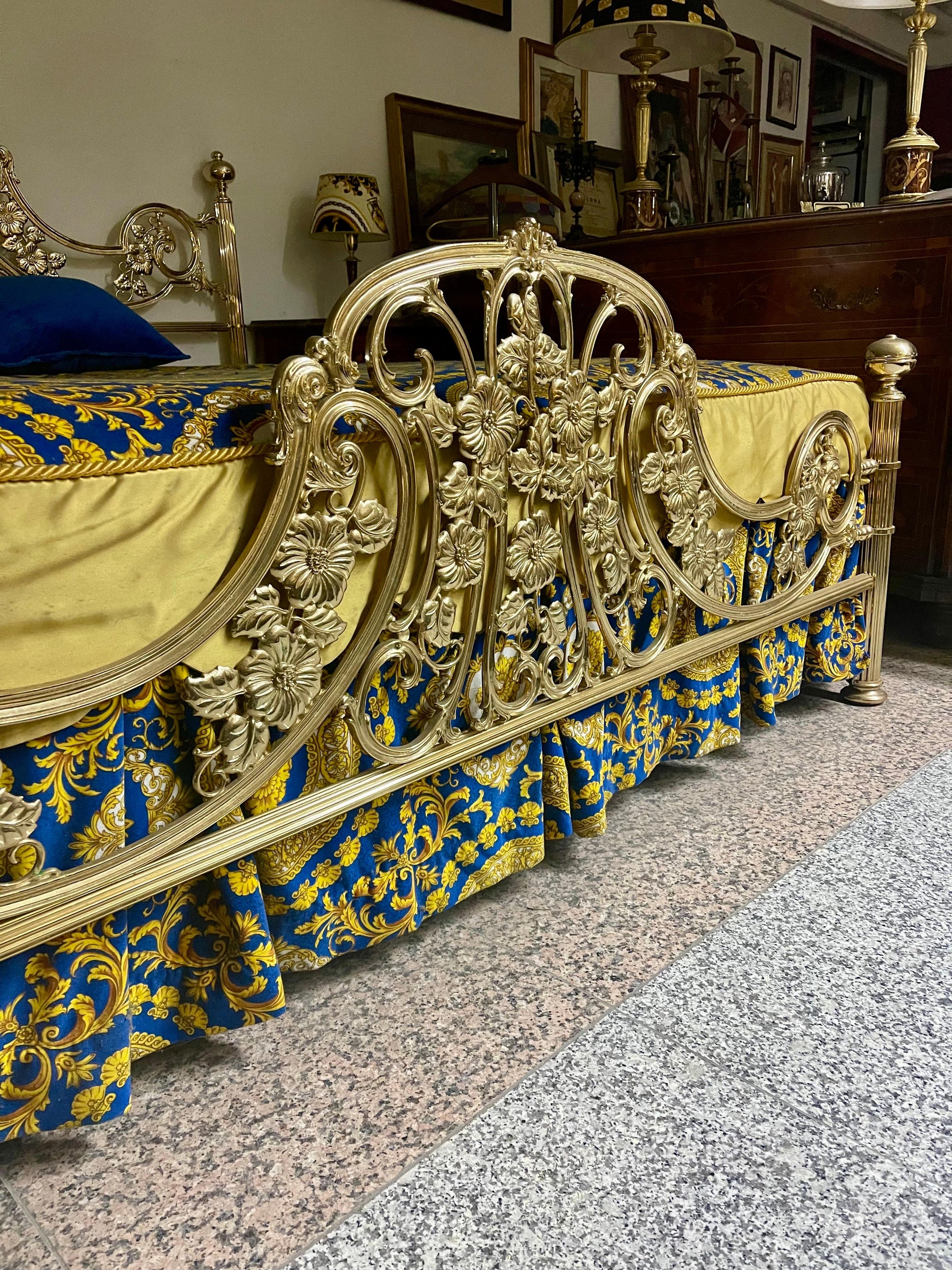 Letto italiano in ottone dorato stile veneziano anni '50