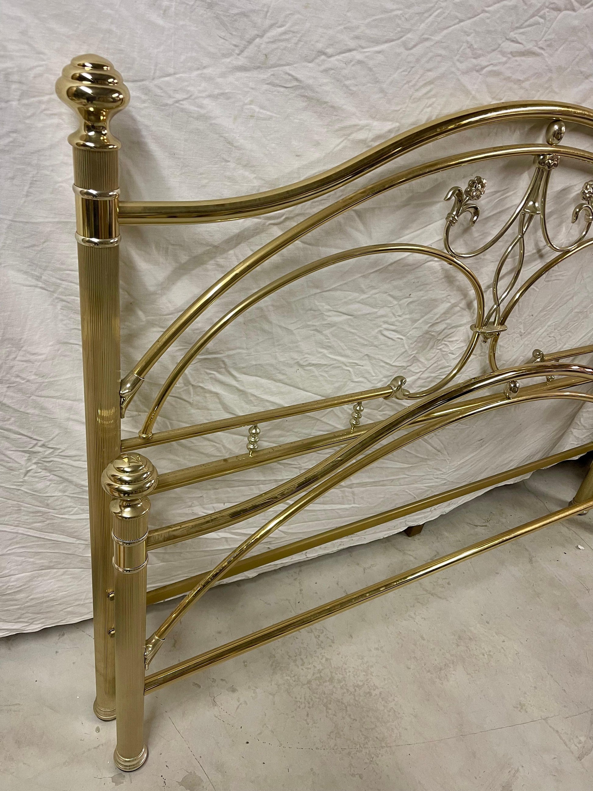 Letto italiano in ottone dorato vintage anni '70