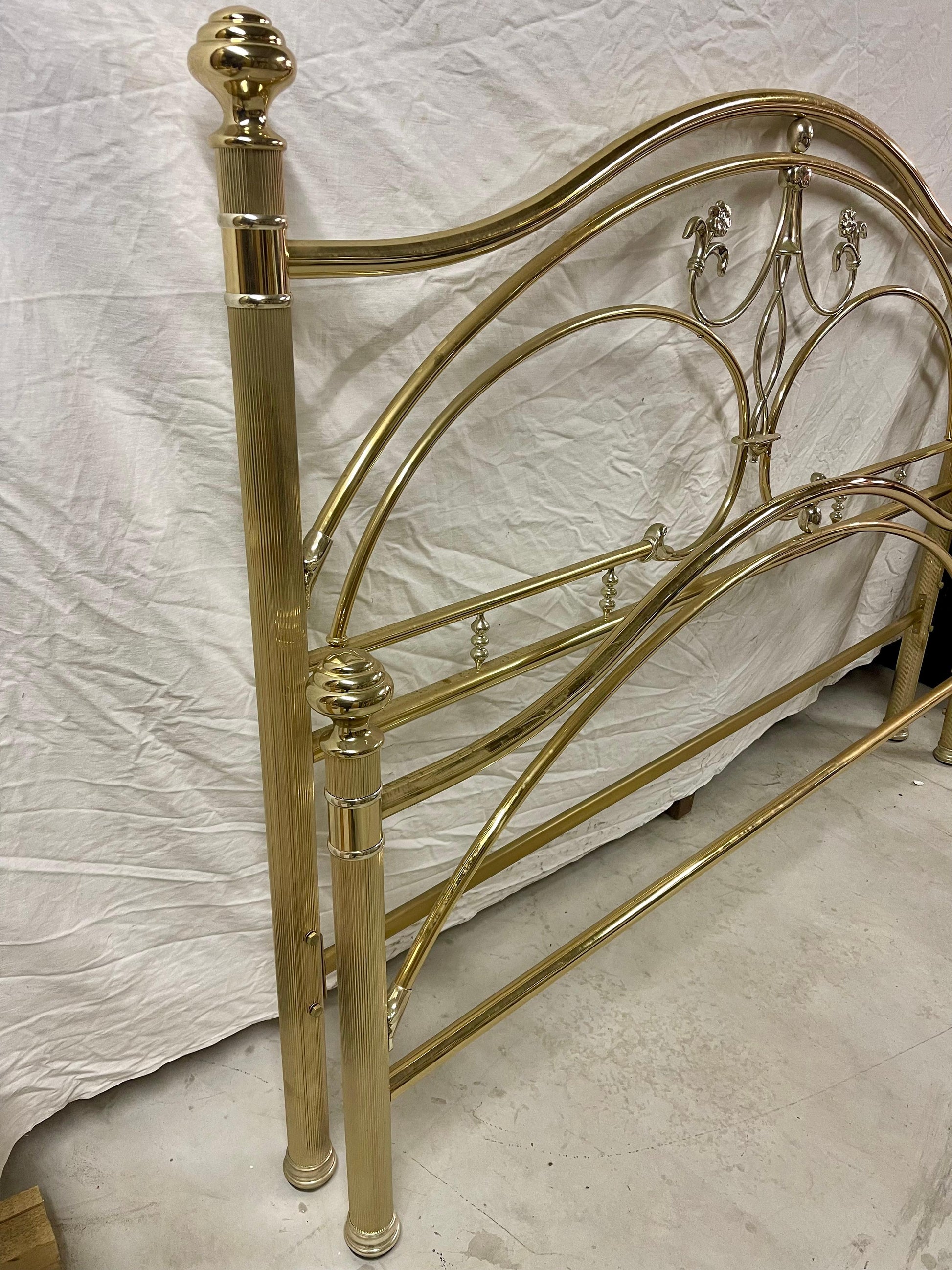 Letto italiano in ottone dorato vintage anni '70