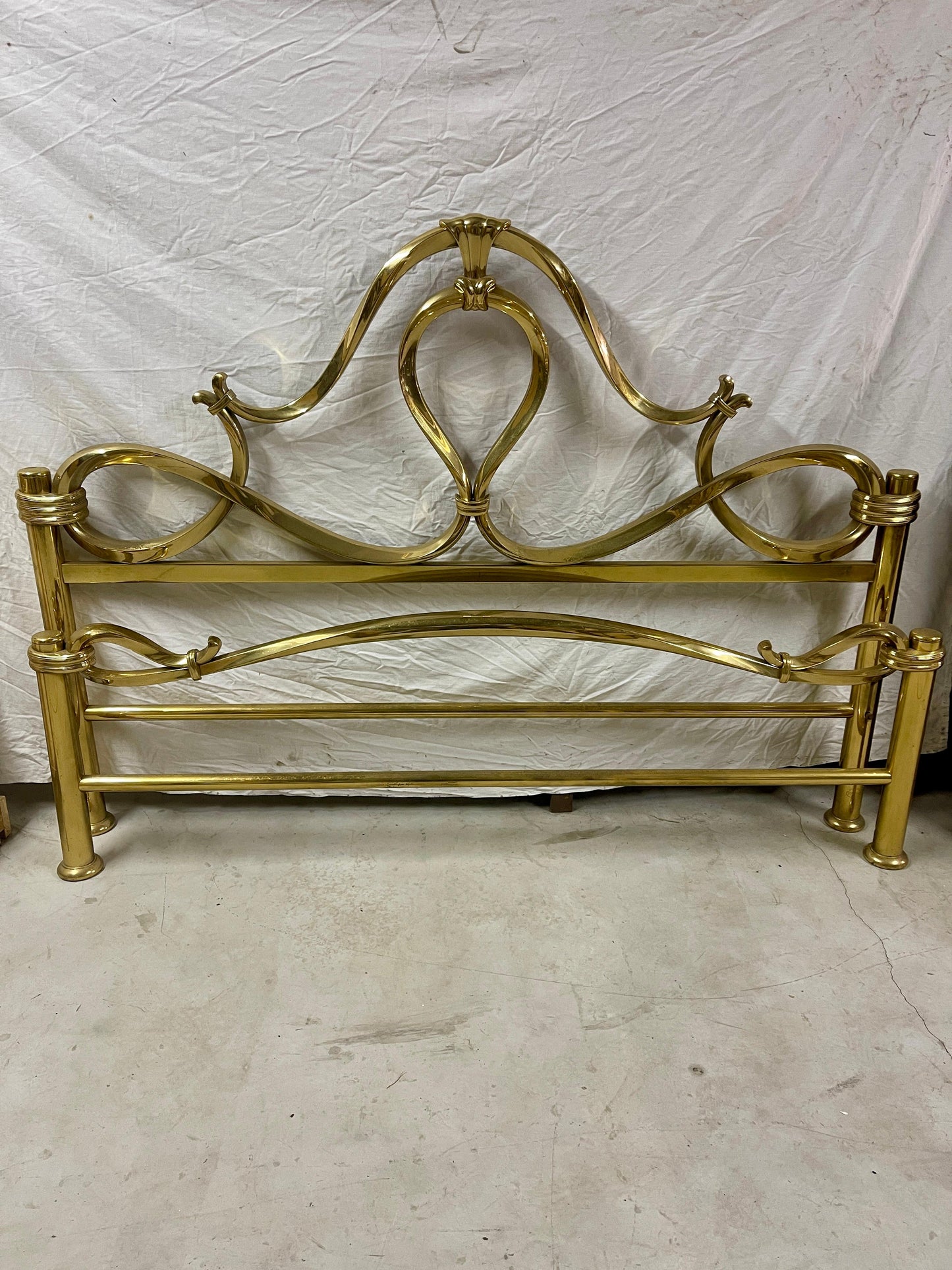 Letto italiano in ottone dorato stile Mid Century Hollywood Regency anni '60