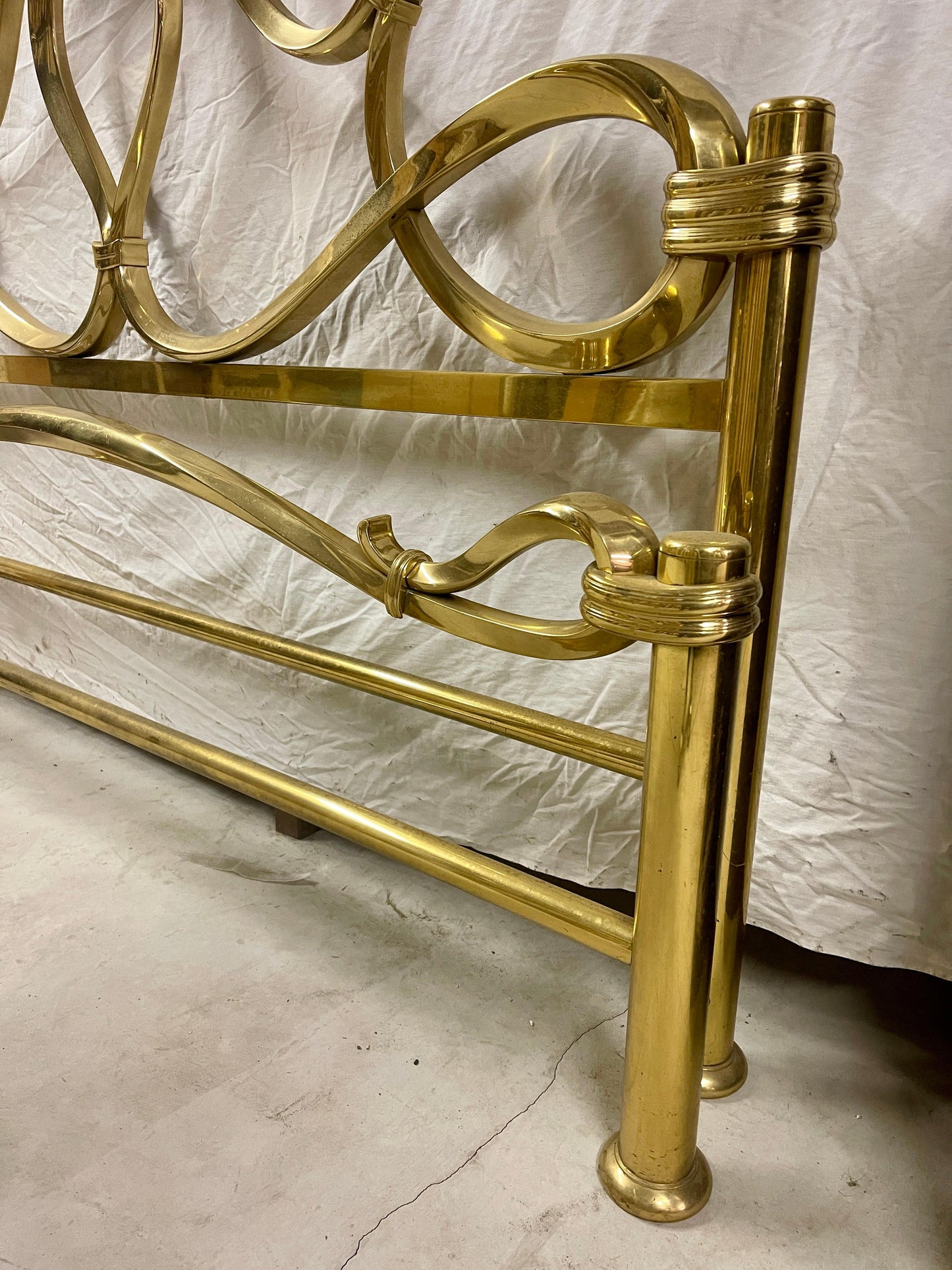 Letto italiano in ottone dorato stile Mid Century Hollywood Regency anni '60