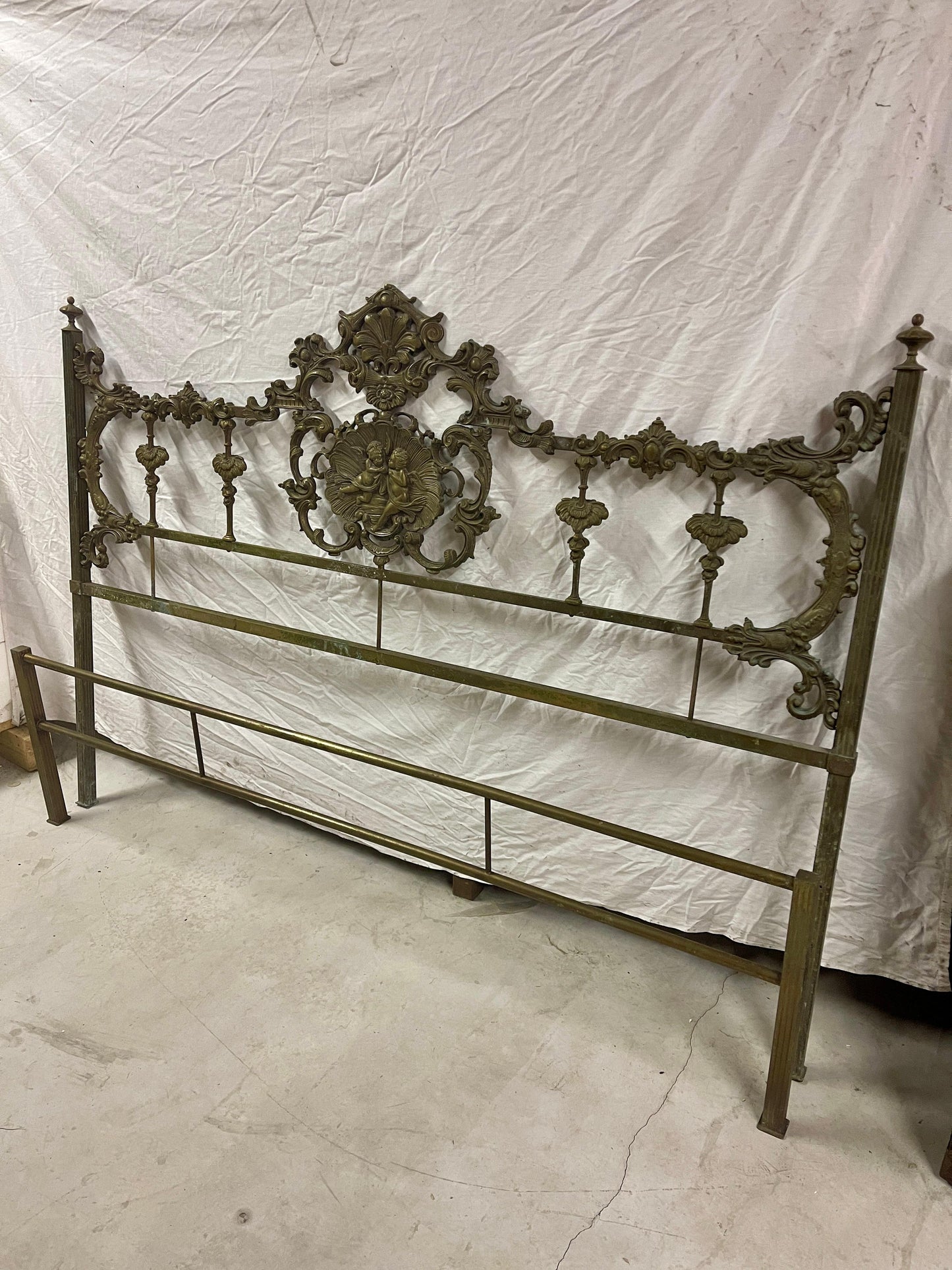 Letto antico in ferro battuto italiano XIX secolo