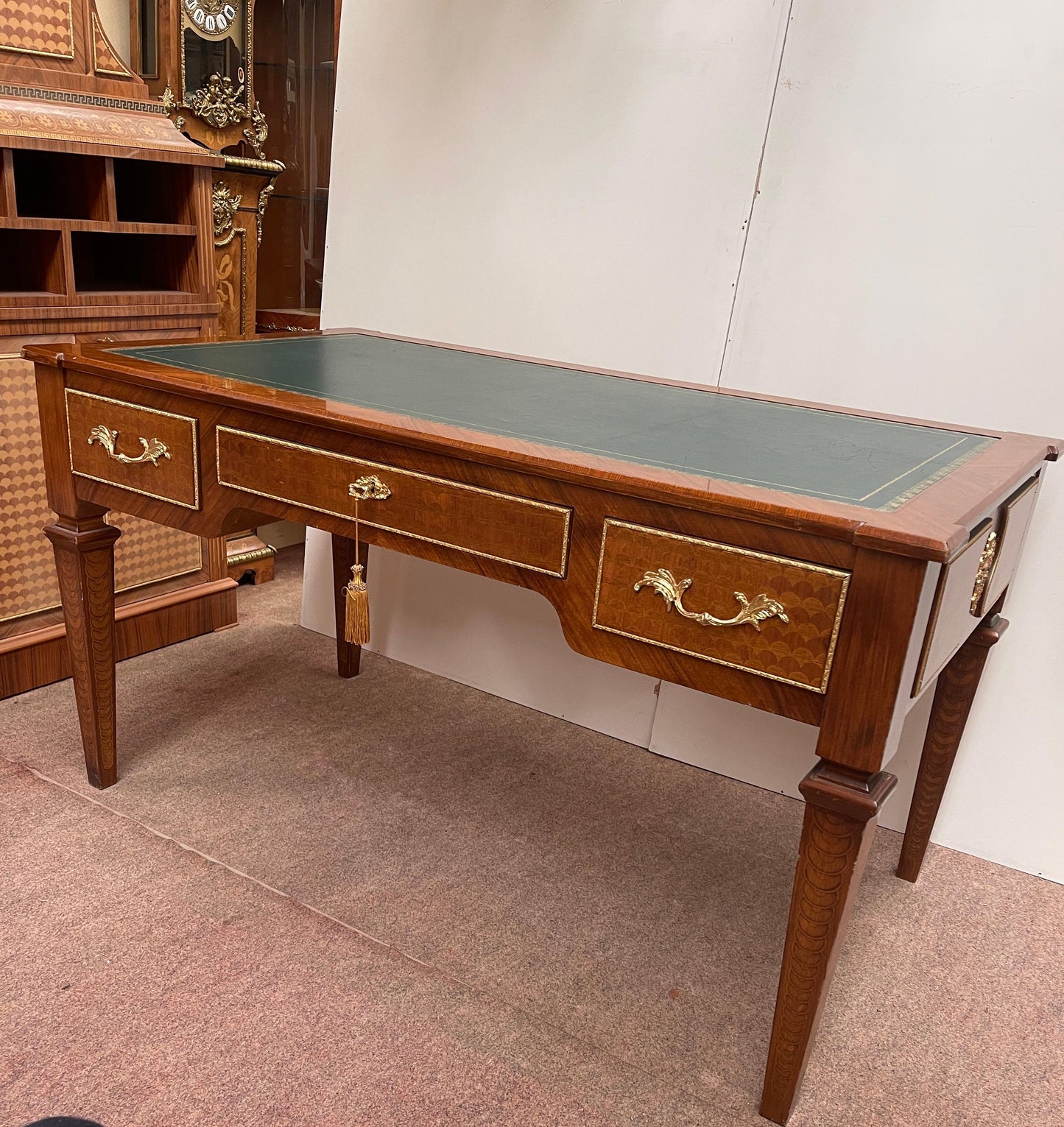 Scrivania da Studio Classica stile italiano in Legno Intarsiato e Pelle anni '80