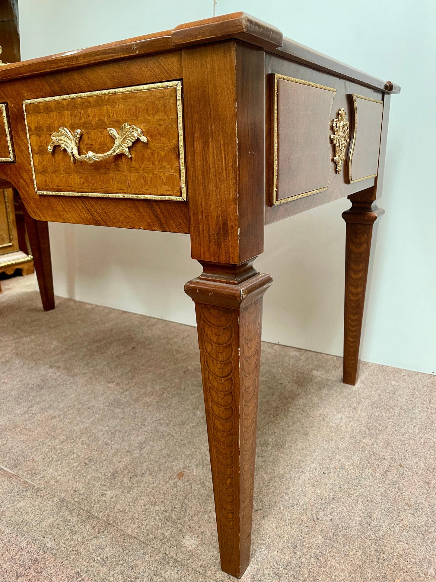 Scrivania da Studio Classica stile italiano in Legno Intarsiato e Pelle anni '80