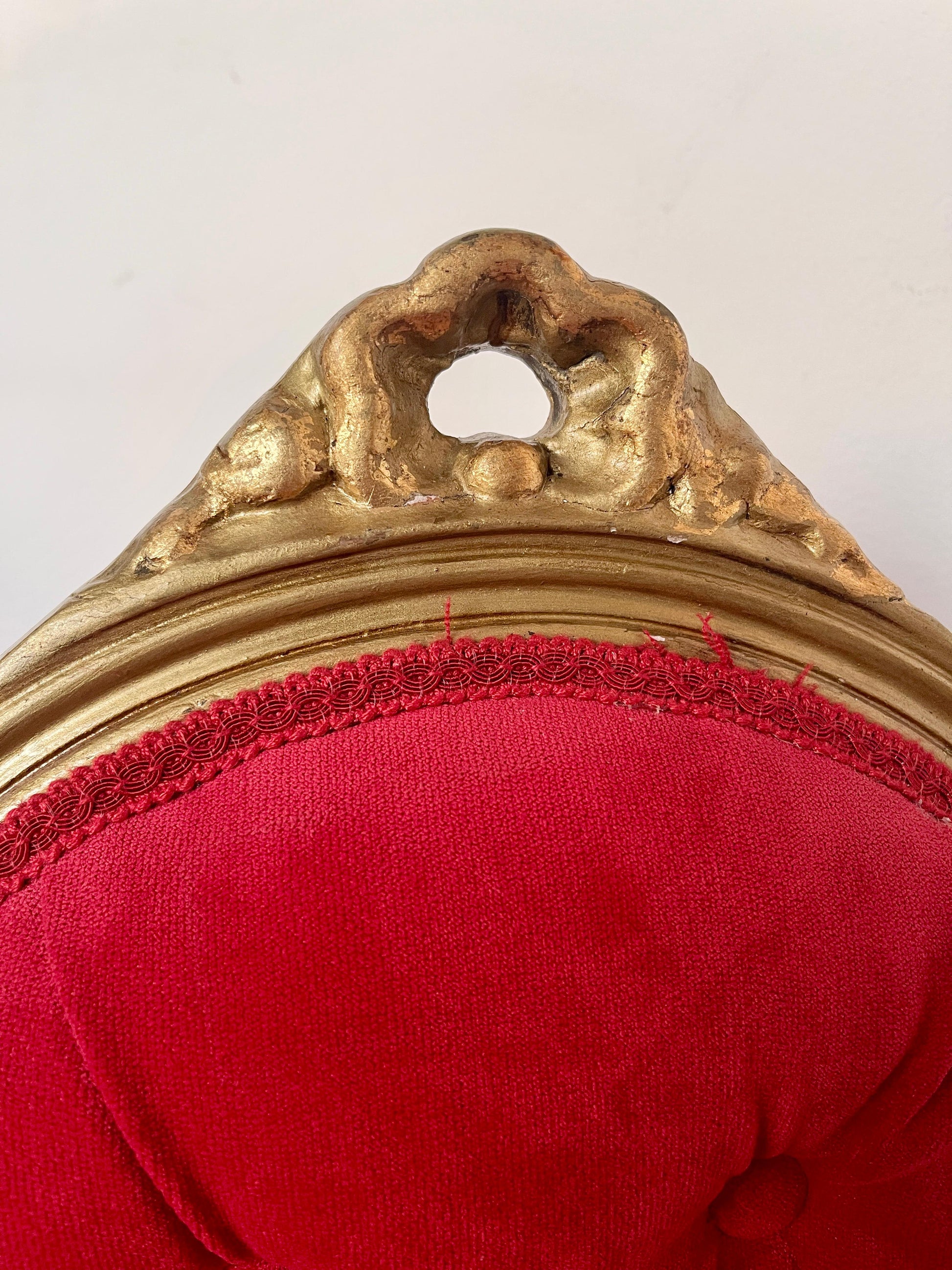 Bellisima coppia di sedie italiana in legno masselo stile luigi XVI anni '80