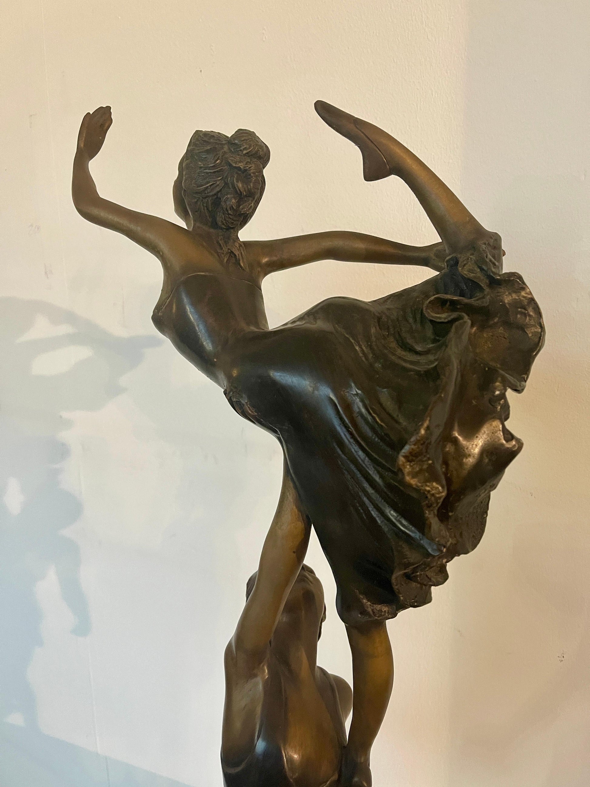 Scultura di ballerini in bronzo francese anni '30