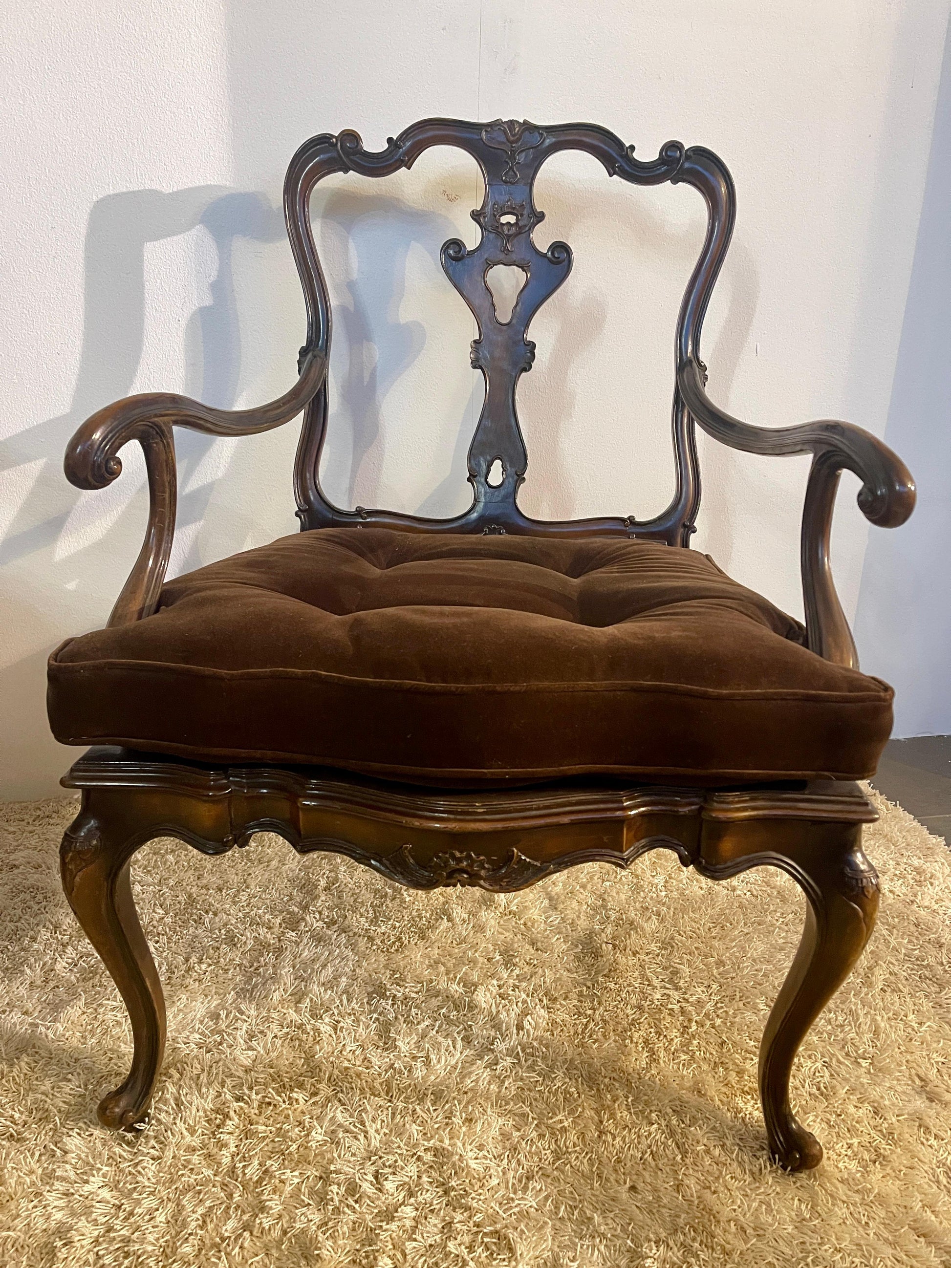 Coppia di poltrone in noce veneto XIX secolo