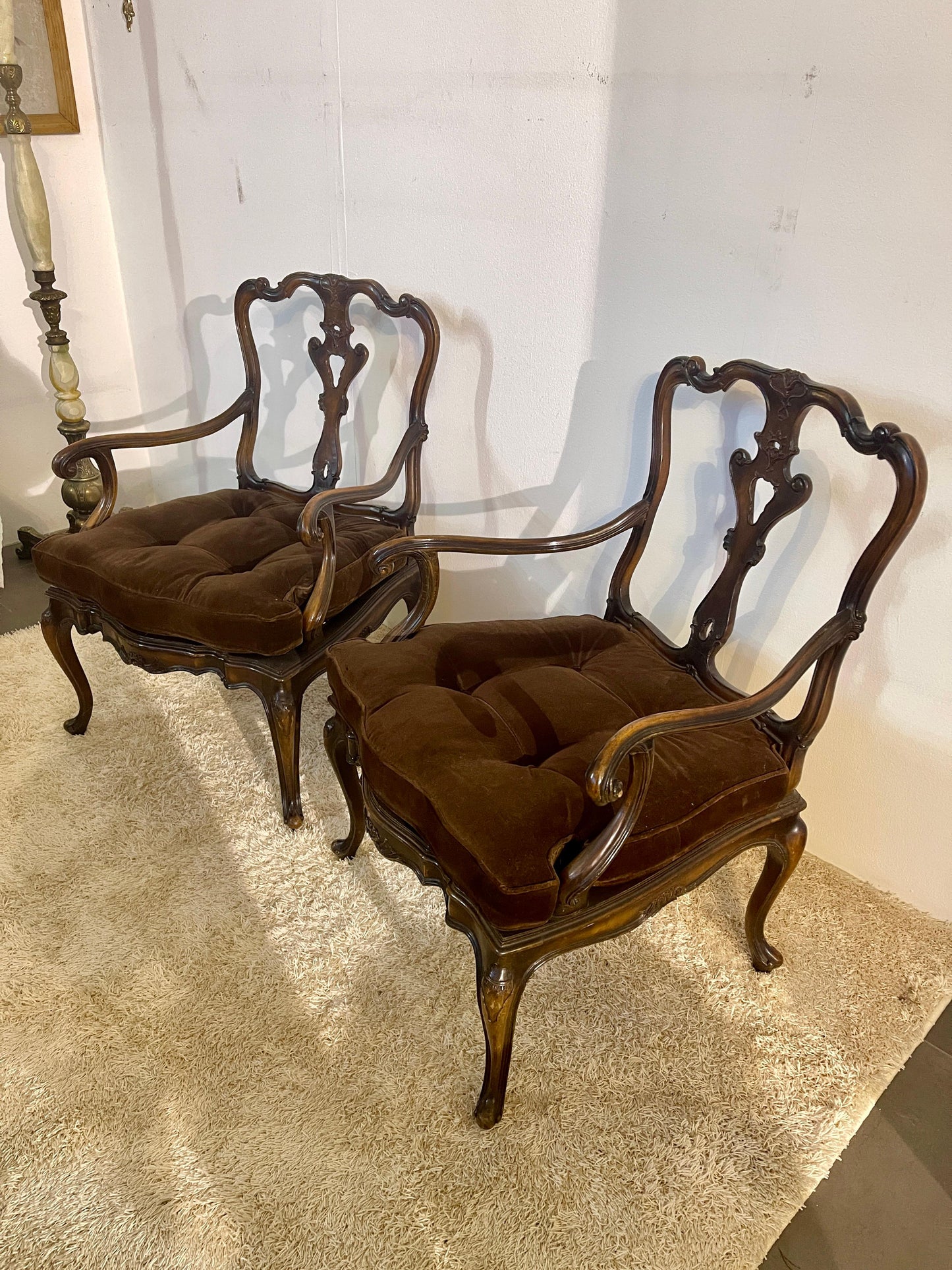 Coppia di poltrone in noce veneto XIX secolo