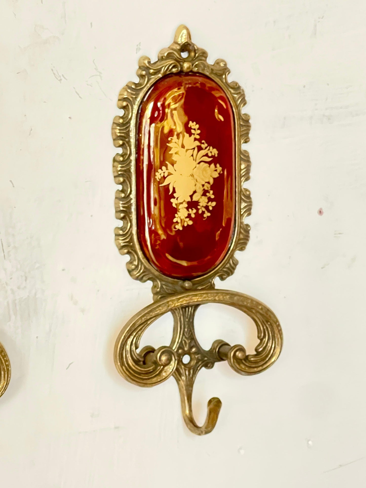 Appendiabiti “Fiori d’Oro” in Ottone Smaltato, italia, anni '80