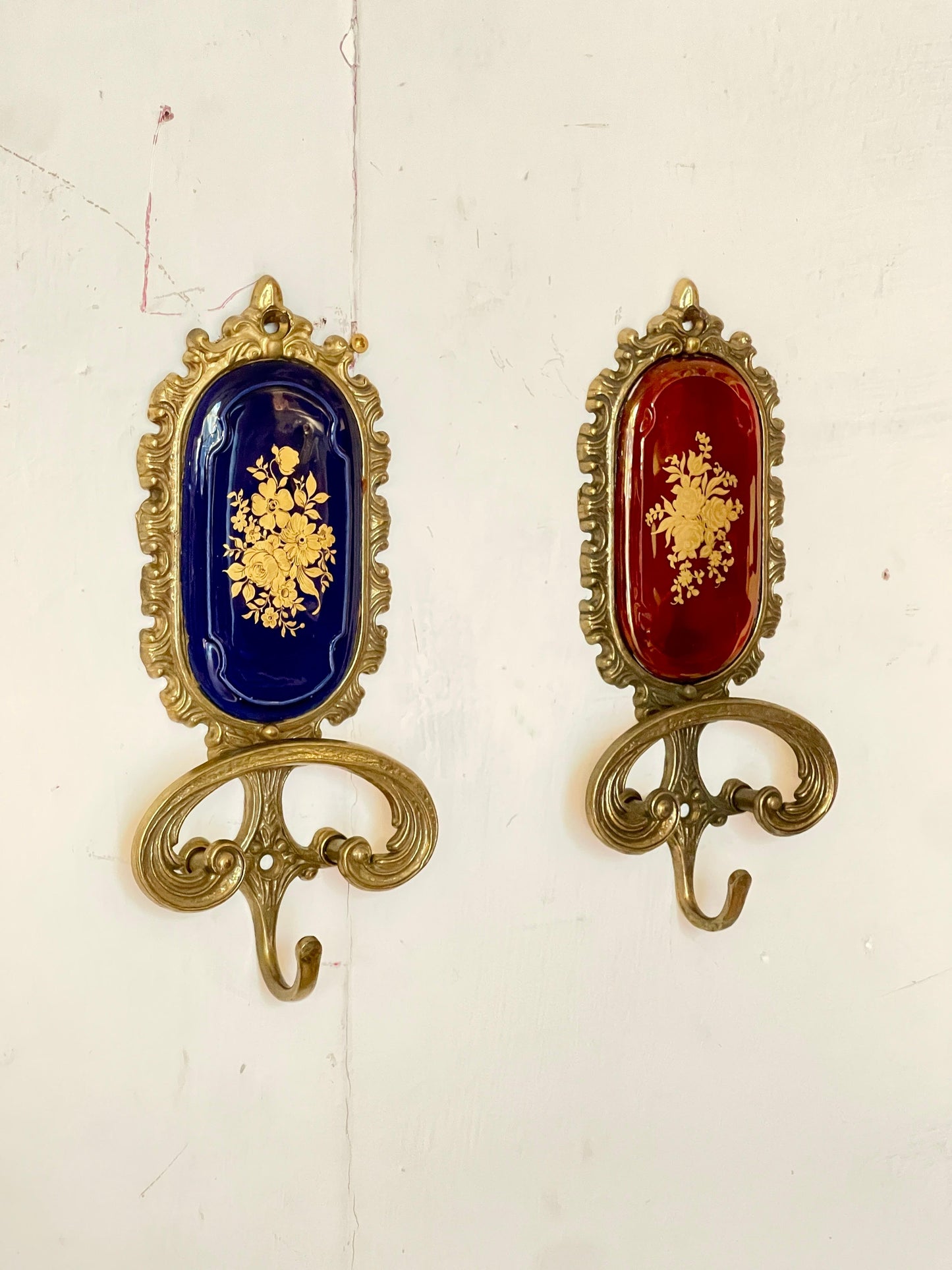 Appendiabiti “Fiori d’Oro” in Ottone Smaltato, italia, anni '80