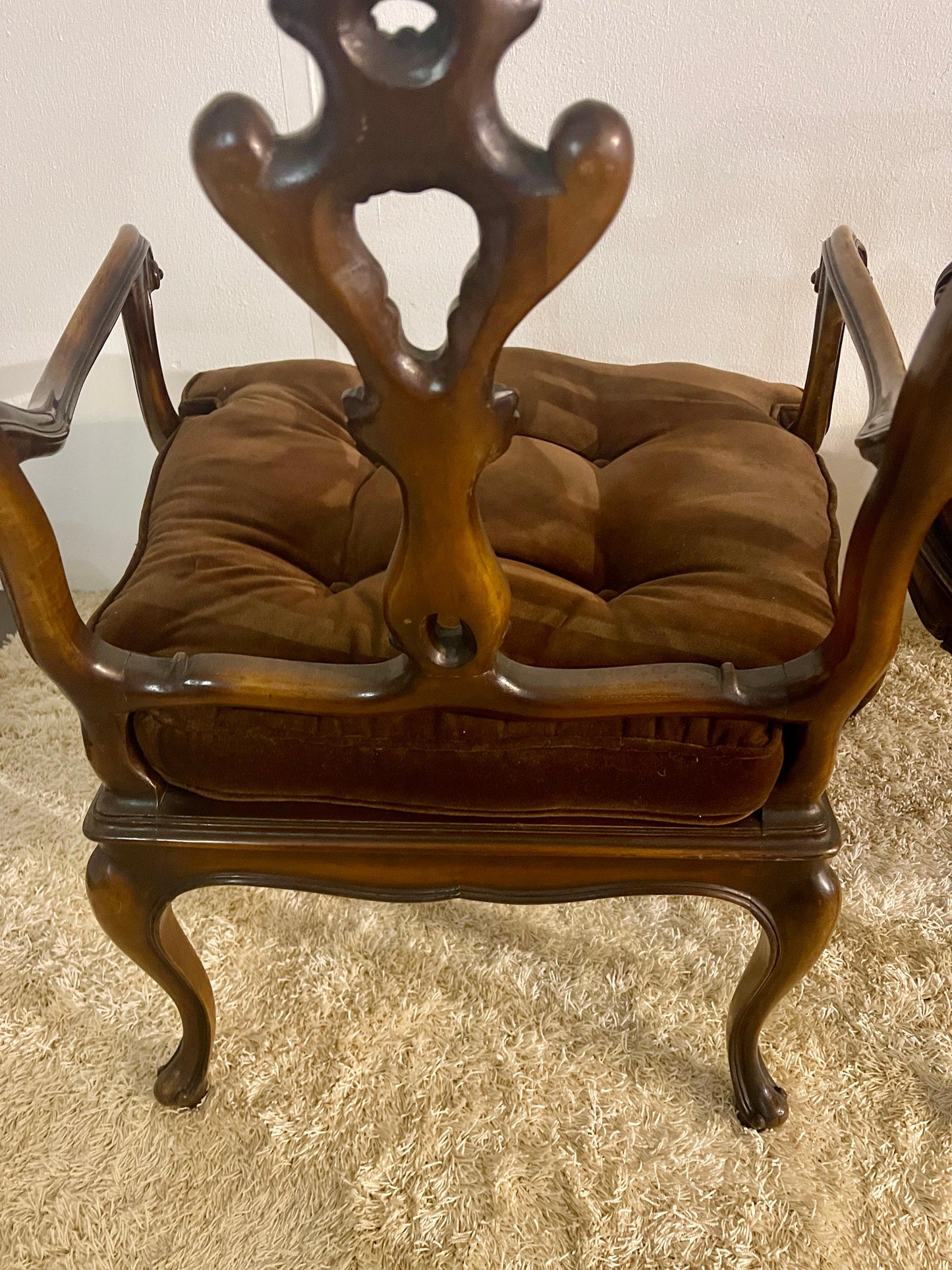 Coppia di poltrone in noce veneto XIX secolo