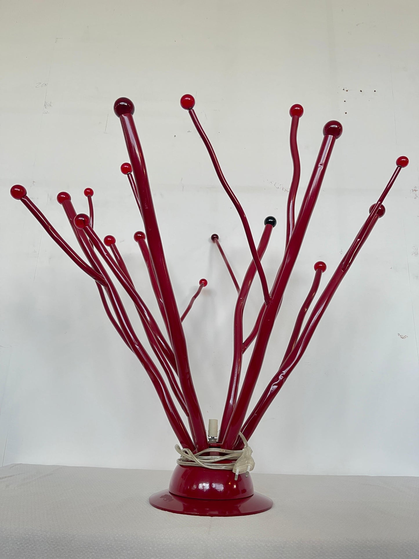 Rara lampada da tavolo design rosso italian anni '90