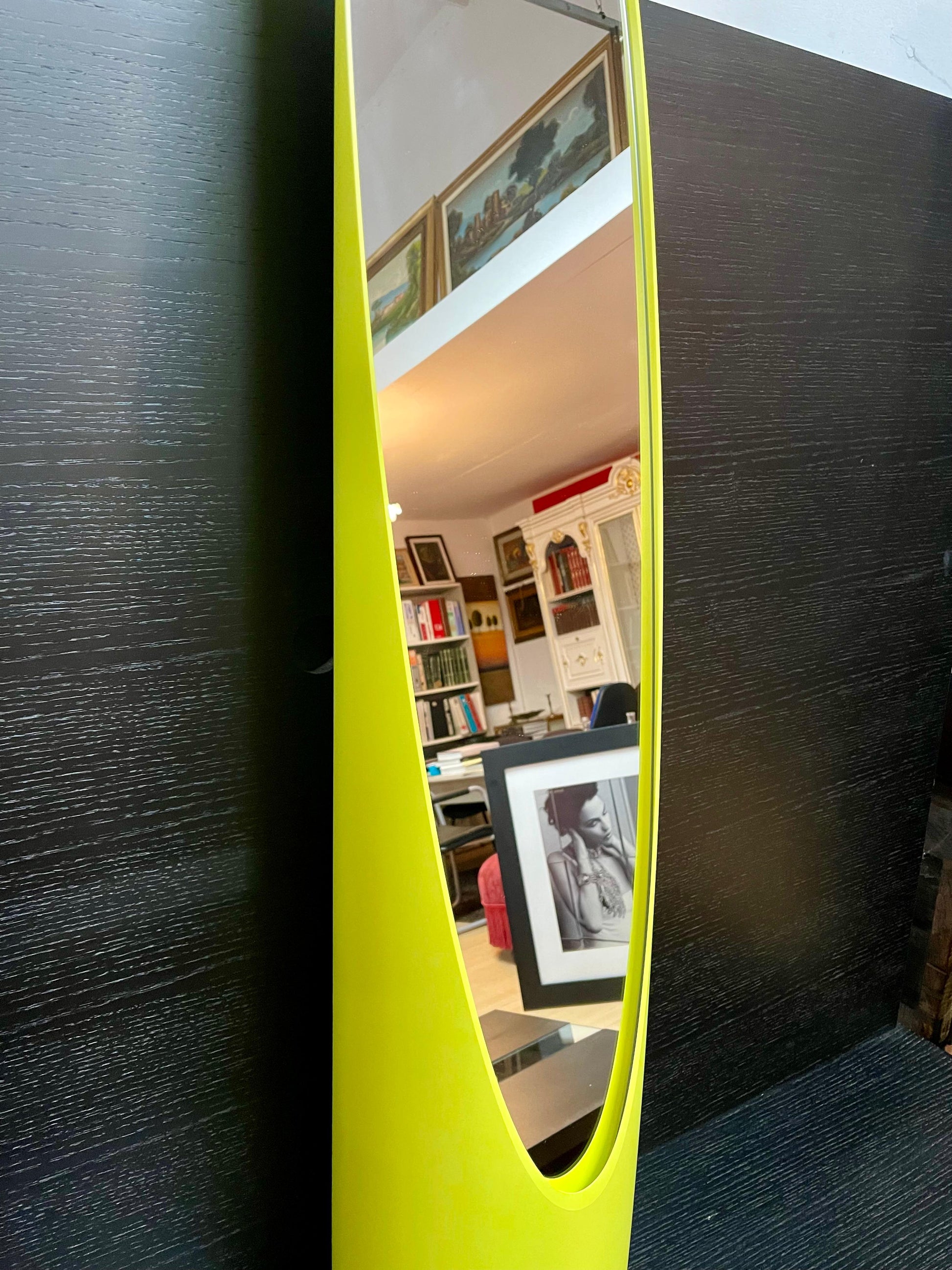 Specchio unghia design anni 70