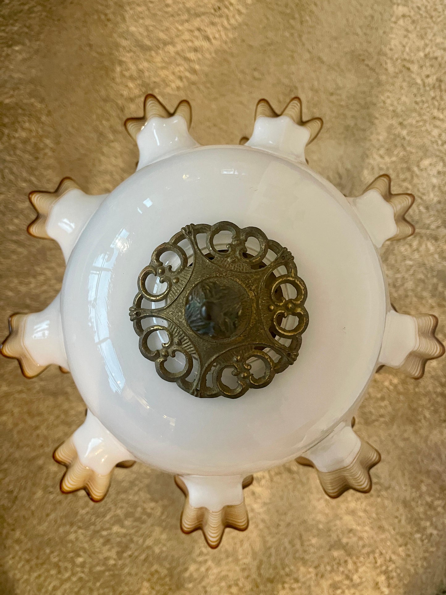 Lampada figurale in bronzo e vetro di murano Art Nouveau XX secolo