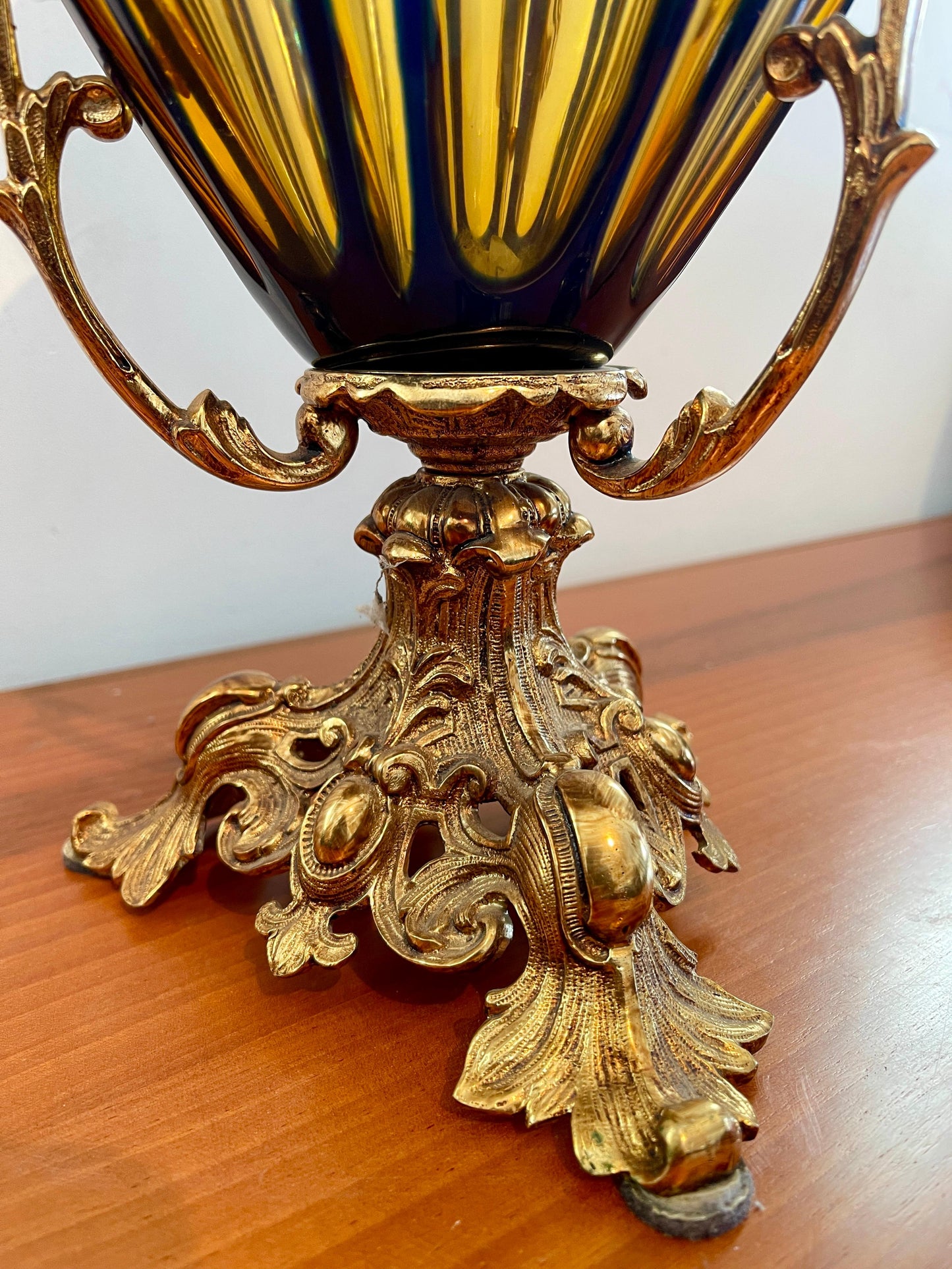 Vasi anfora in cristallo e bronzo dorato firenze italia anni '90