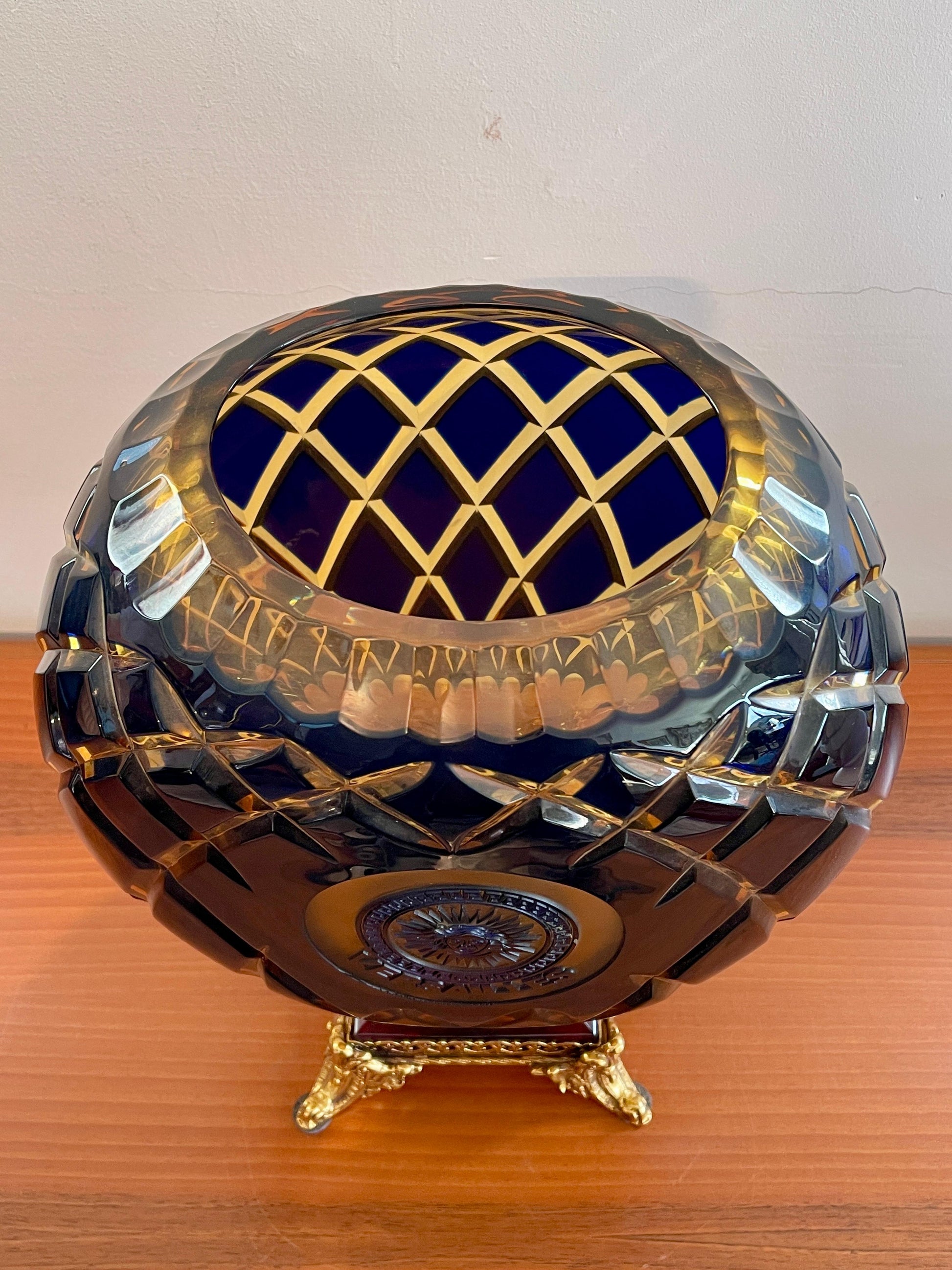 Vaso di lusso in cristallo e bronzo bicolore molato a mano versailles XX secolo