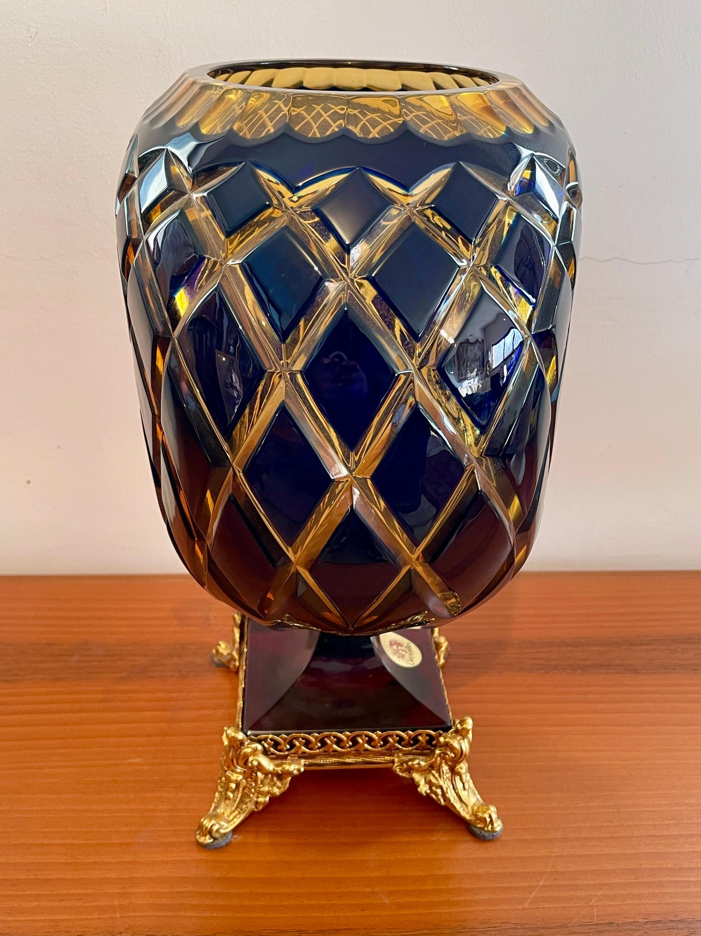 Vaso di lusso in cristallo e bronzo bicolore molato a mano versailles XX secolo