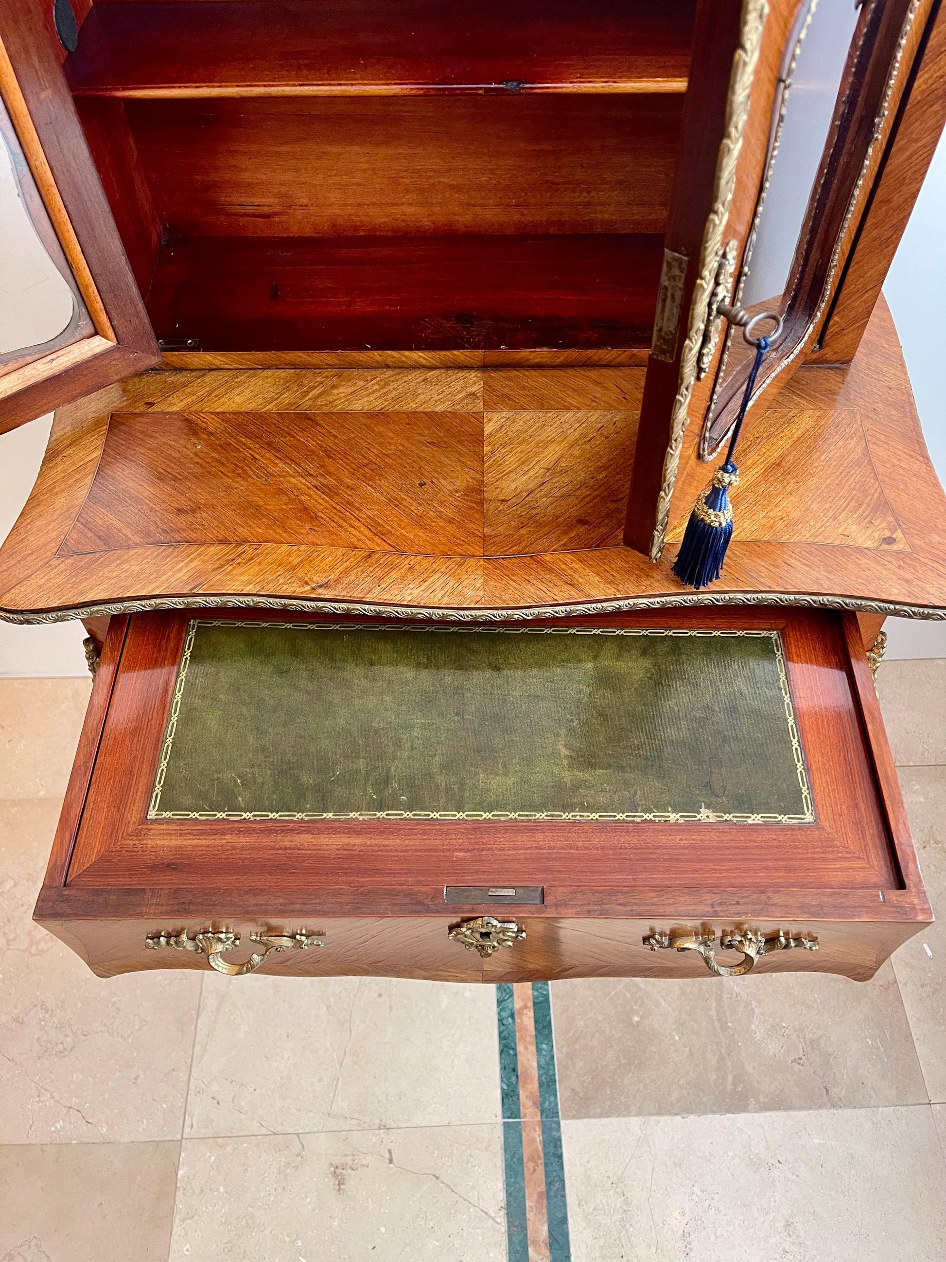 Scrivania con scrittoio ormolu in legno e bronzo francia anni '20