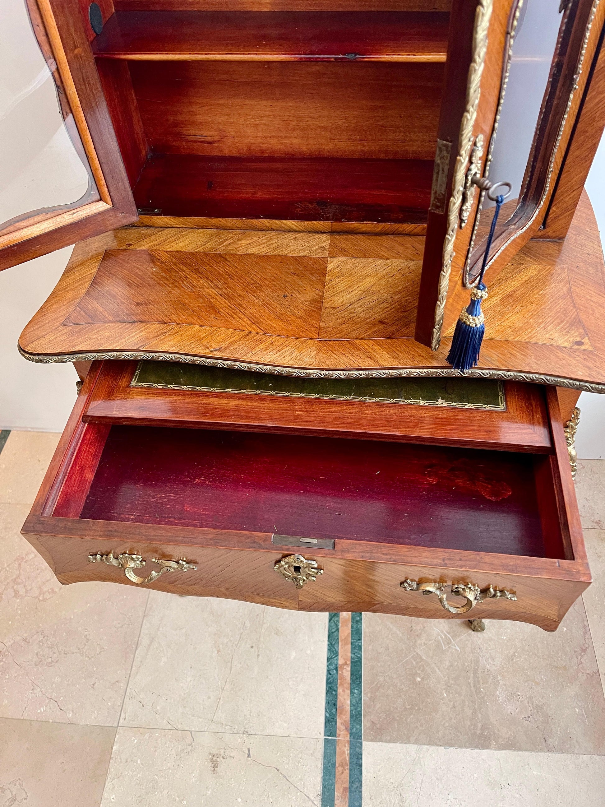 Scrivania con scrittoio ormolu in legno e bronzo francia anni '20