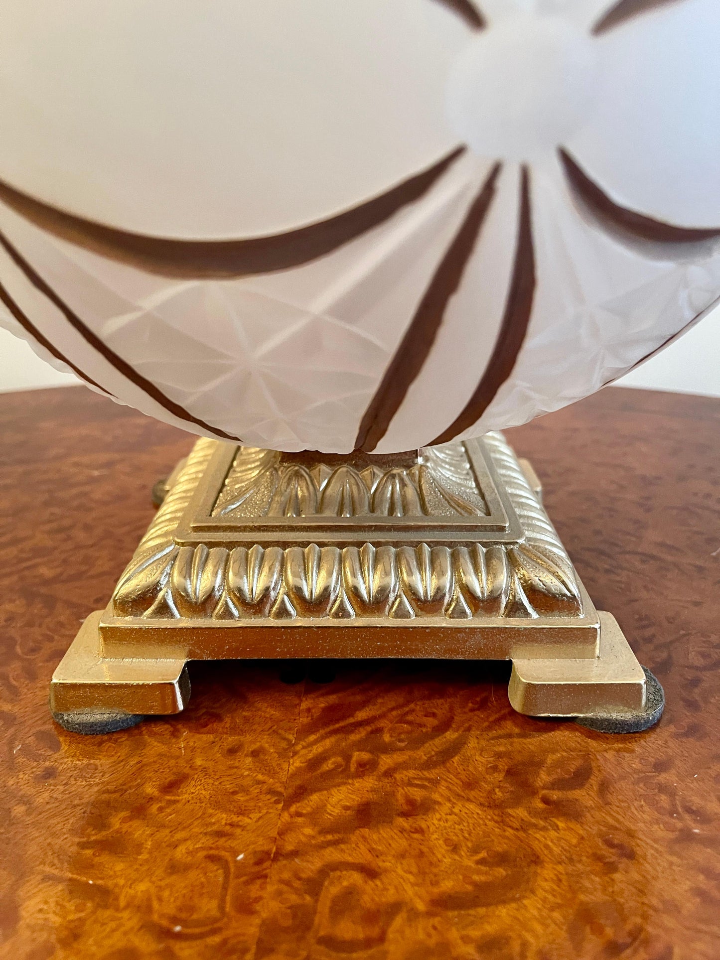 Coppa italiana in vetro fumé e bronzo dorato anni '80