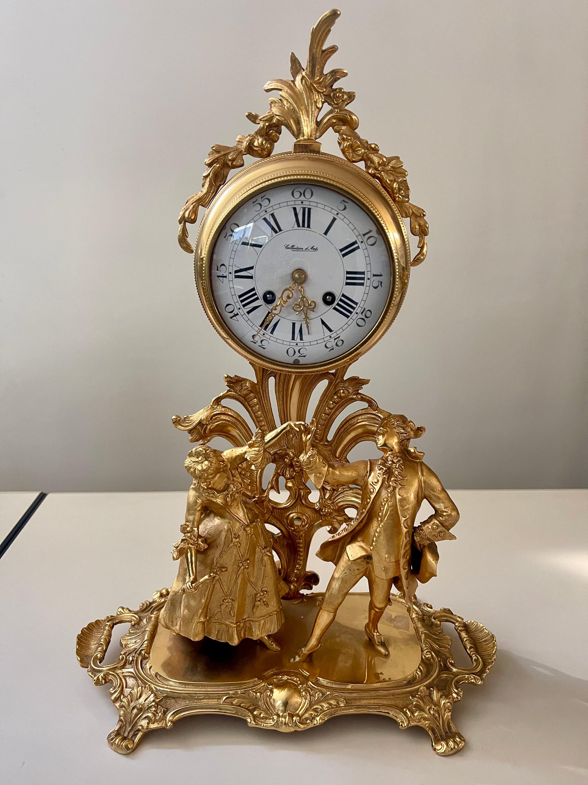 Orologio da tavolo in bronzo dorato stile francese, XX secolo