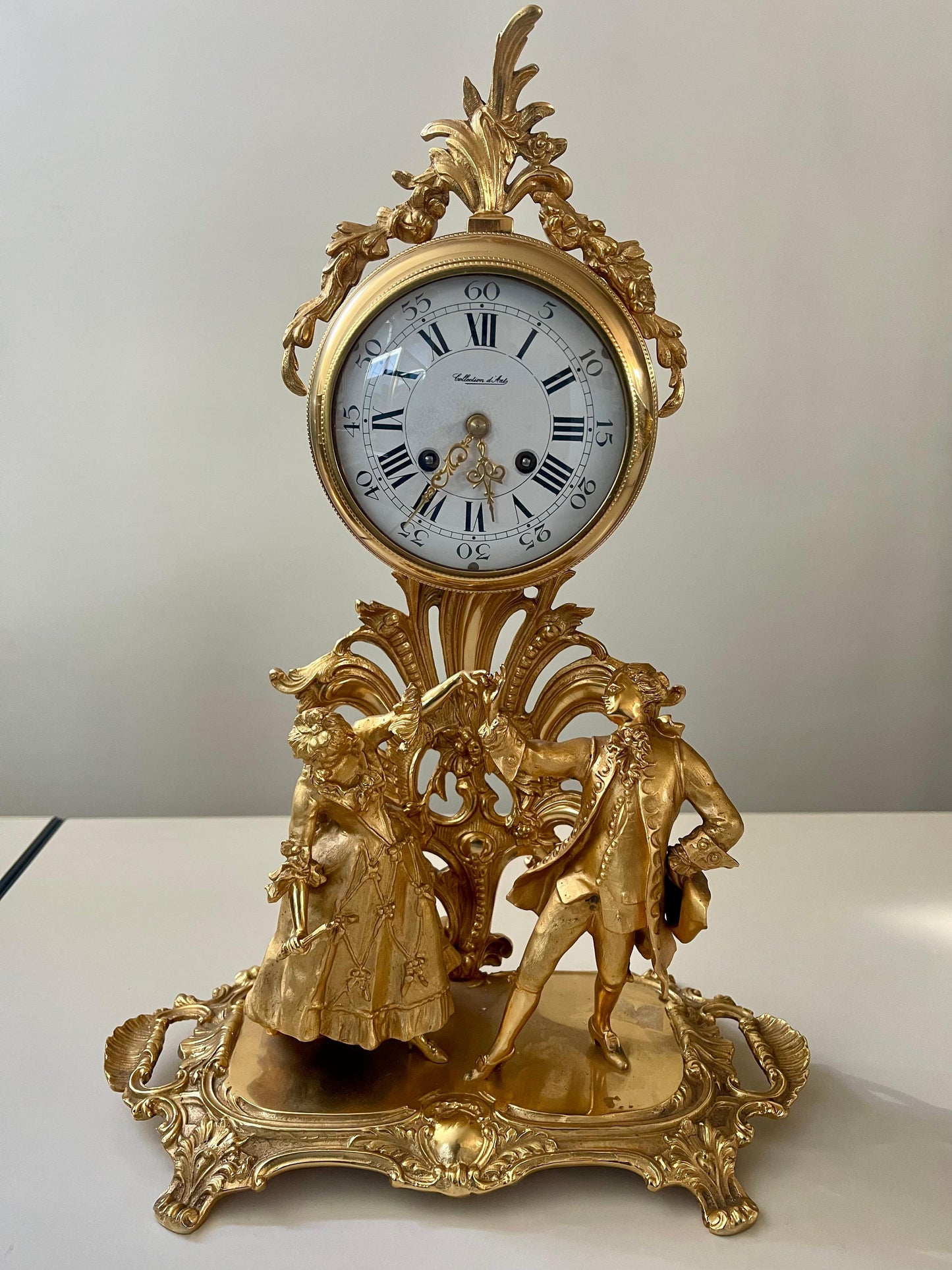 Orologio da tavolo in bronzo dorato stile francese, XX secolo