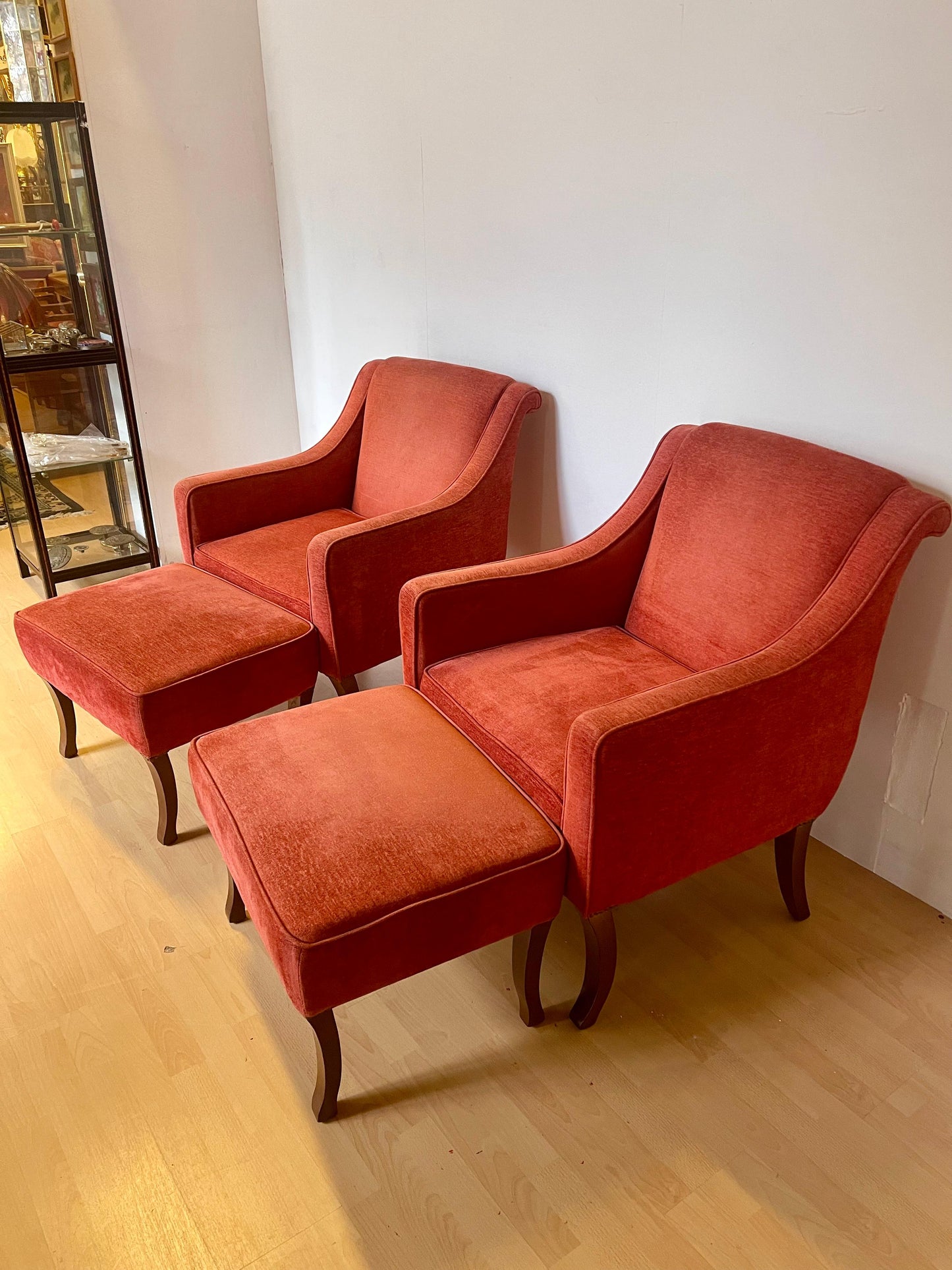 Set due poltrono velluto rosso e tavolo basso in legno italian anni '98