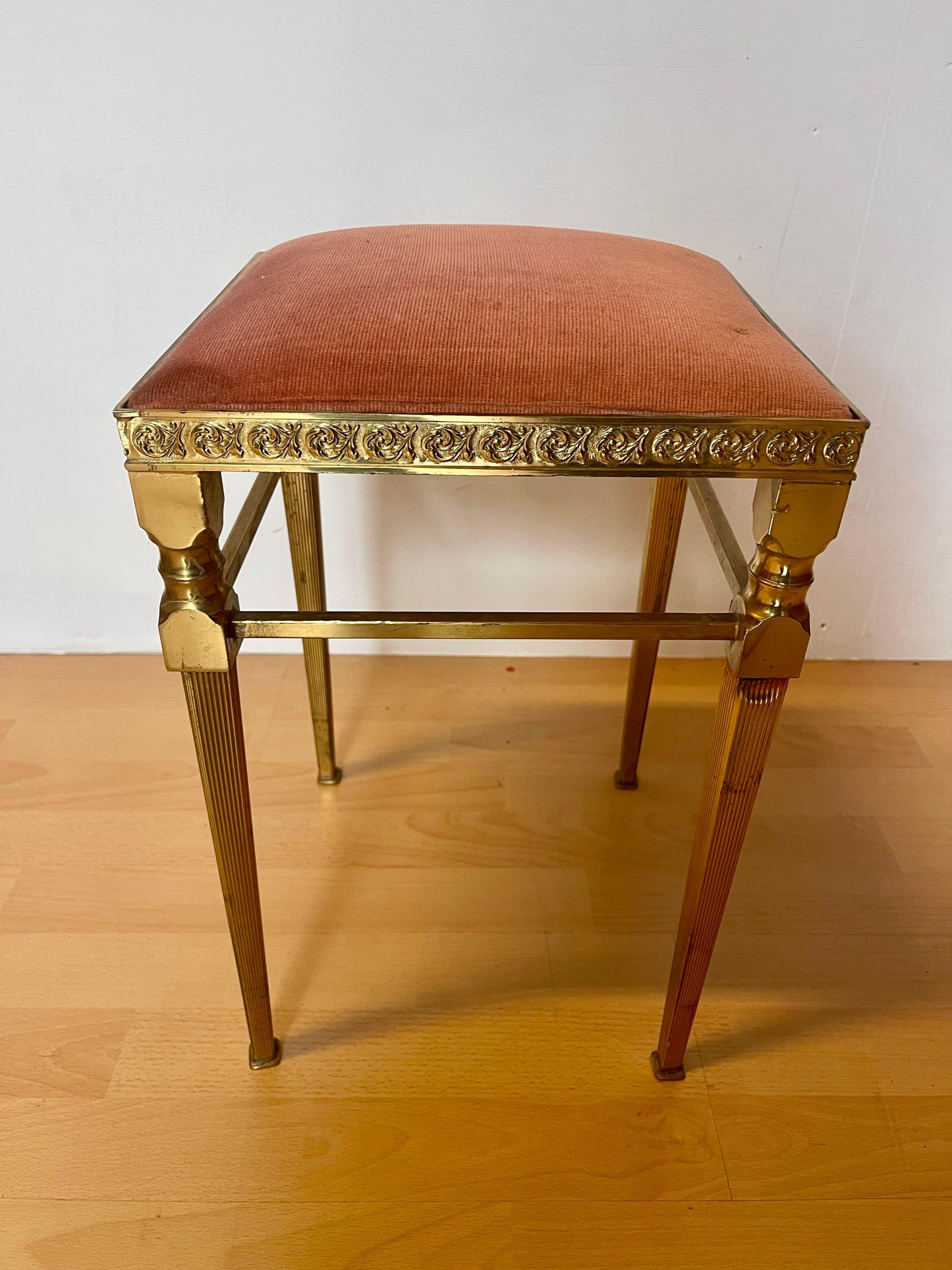 Sgabello italiano in bronzo dorato degli anni '60 in stile lombardo