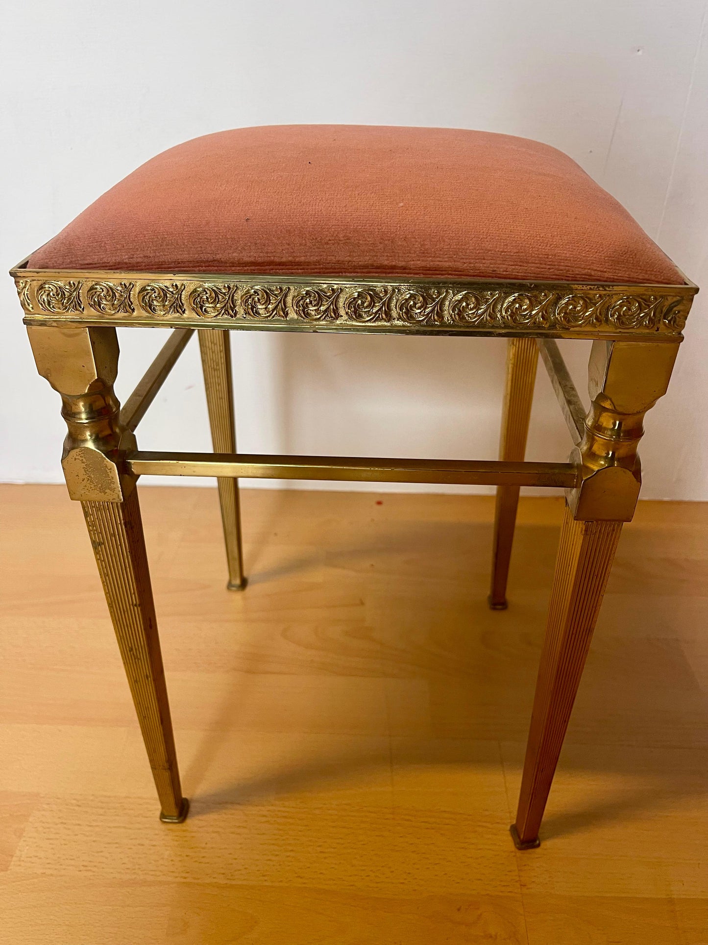 Sgabello italiano in bronzo dorato degli anni '60 in stile lombardo