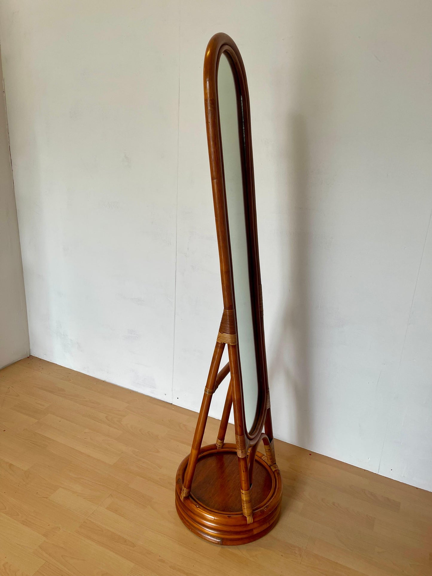 Specchio da terra circolare in Bambu e Rattan anni 70