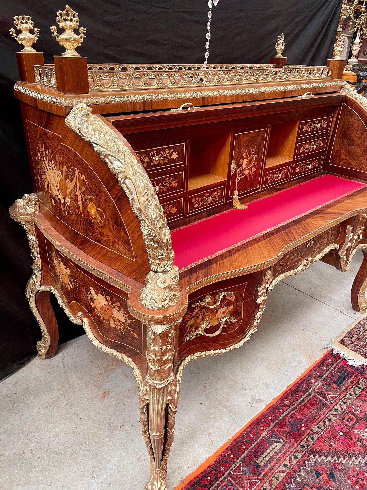 Maestosa Scrivania Style Luigi XV - Francia