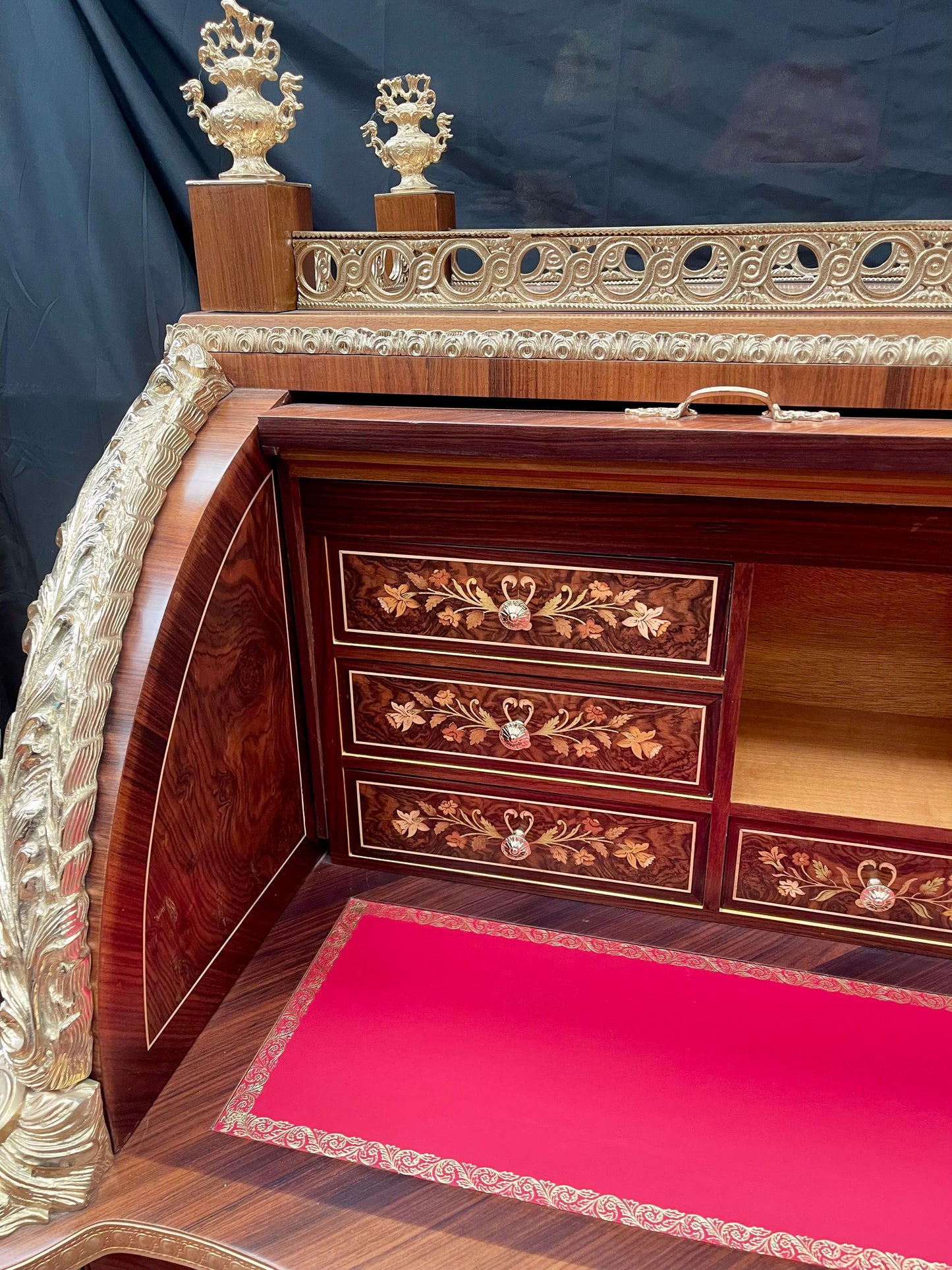 Maestosa Scrivania Style Luigi XV - Francia