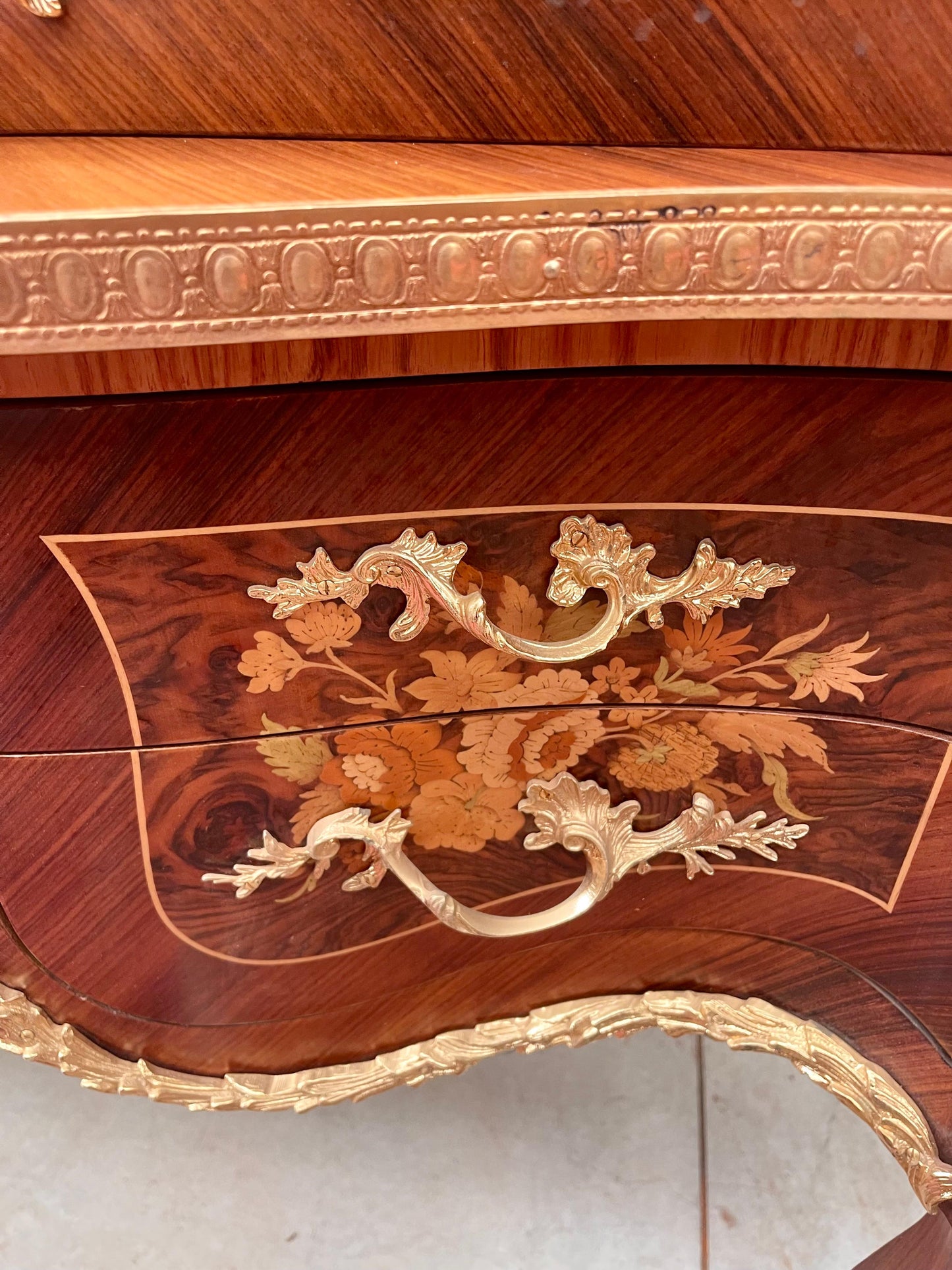 Maestosa Scrivania Style Luigi XV - Francia