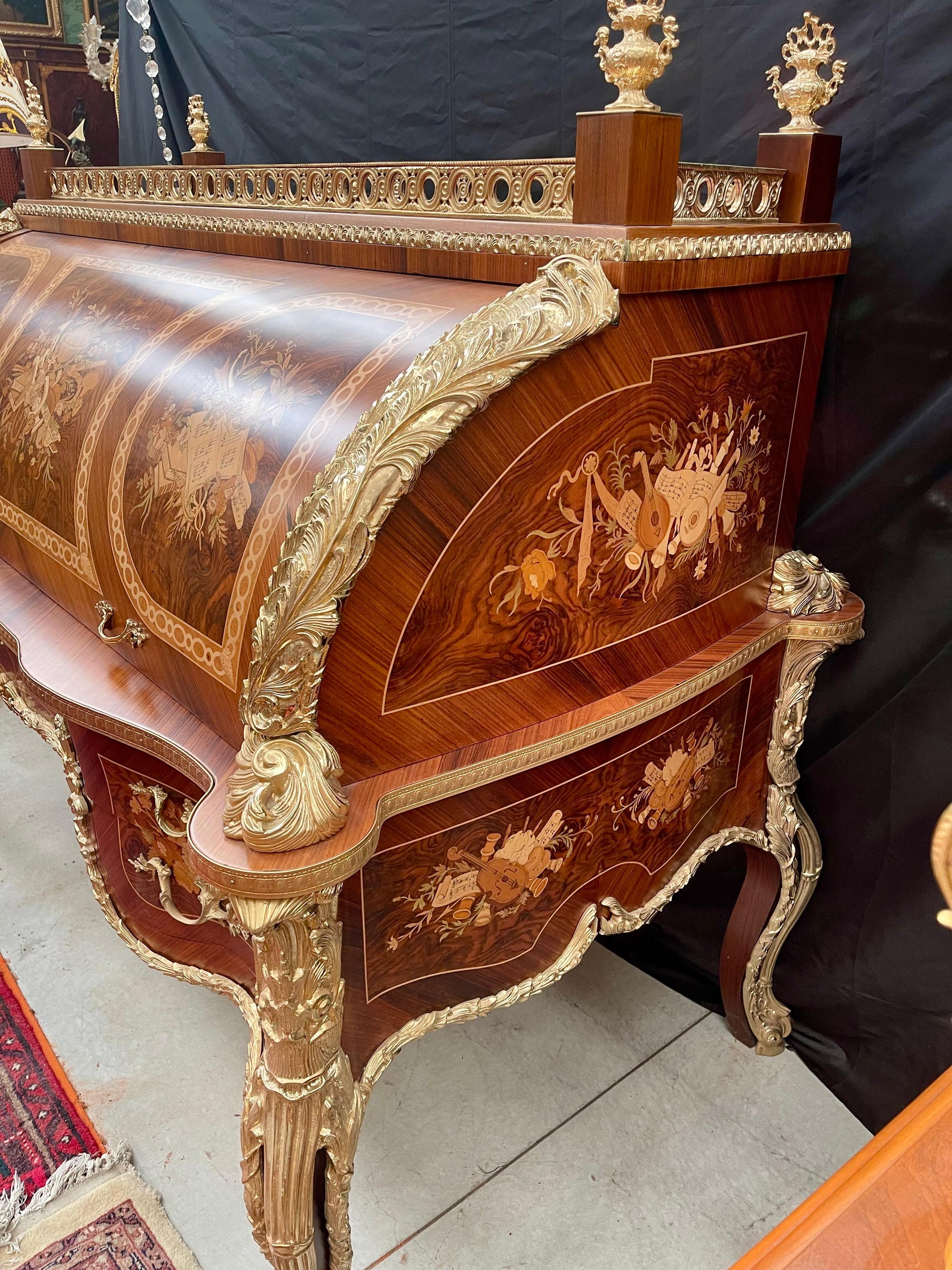 Maestosa Scrivania Style Luigi XV - Francia