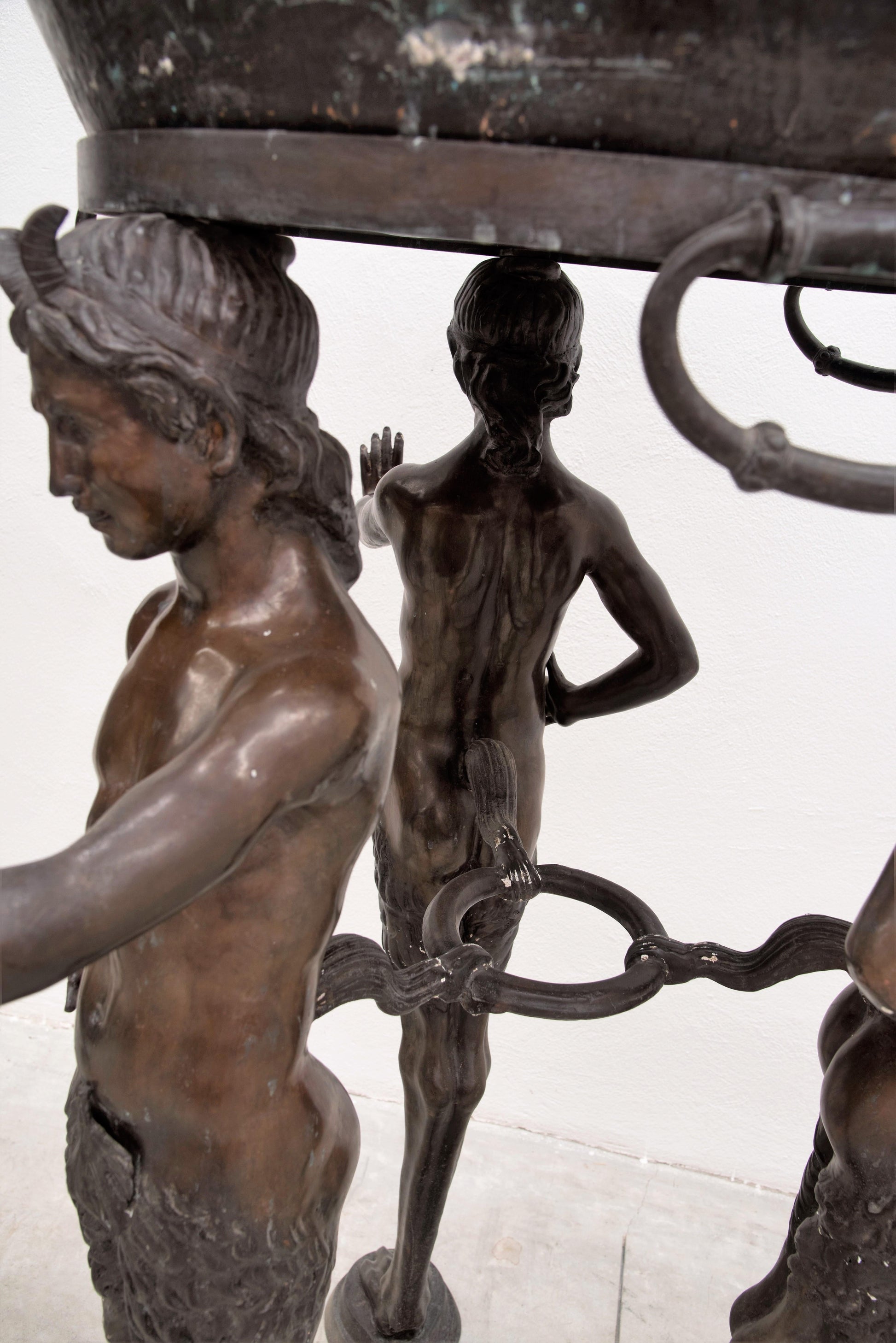 Grande coppia romana di fioriere in bronzo - Fauni tripode XIX