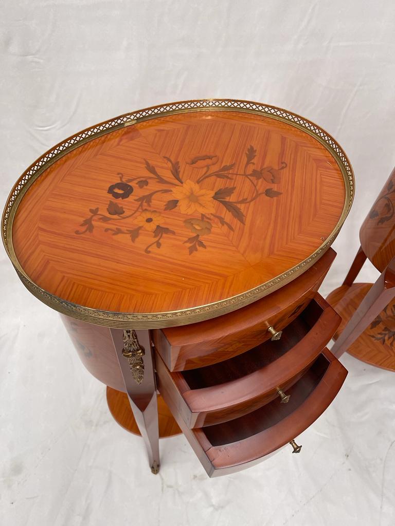 Coppia di comodini italiani