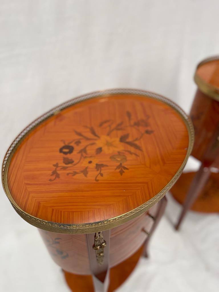 Coppia di comodini italiani