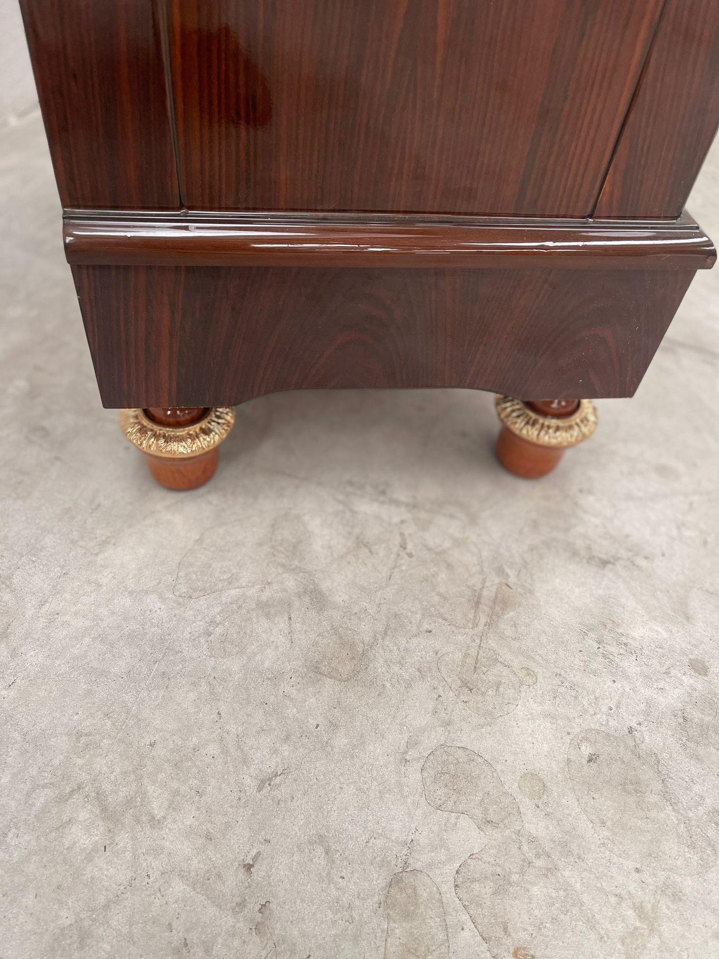 Vetrina in palissandro Regency del XX secolo