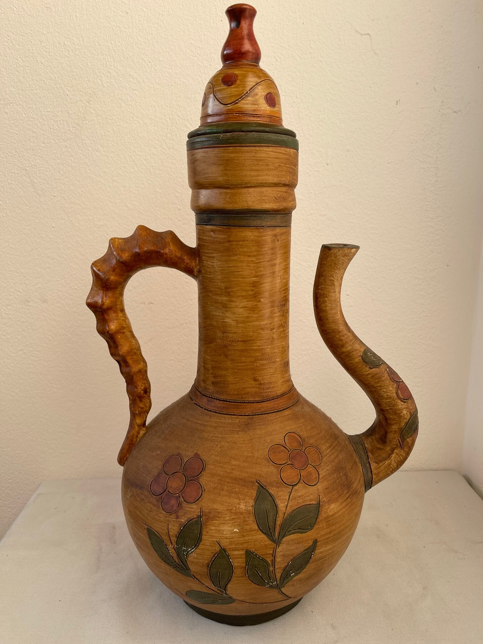 Brocca Decorativa in Terracotta Dipinta a Mano – Stile Rustico / Folk Art