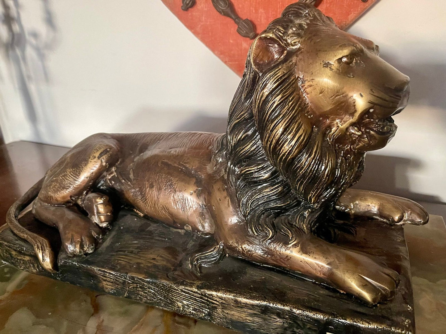 Scultura in ottone a forma di elefante