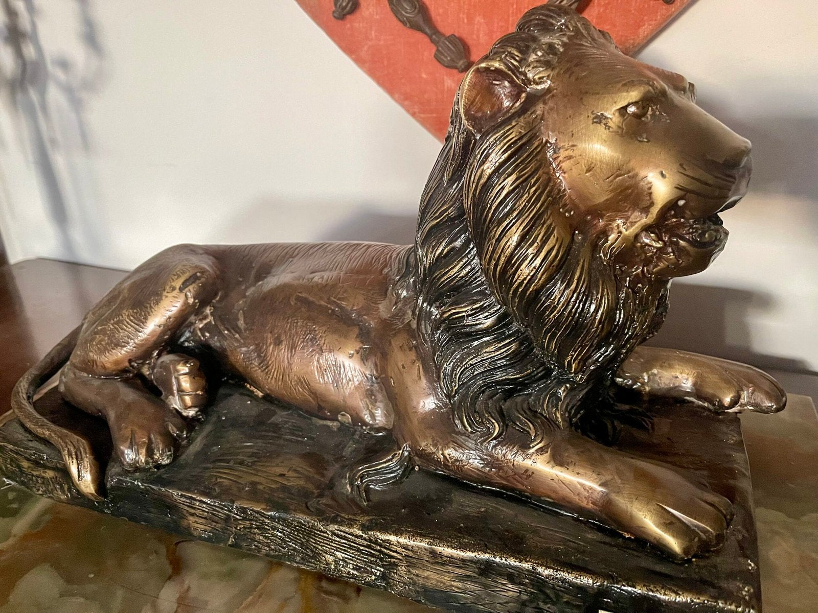 Scultura in ottone a forma di elefante