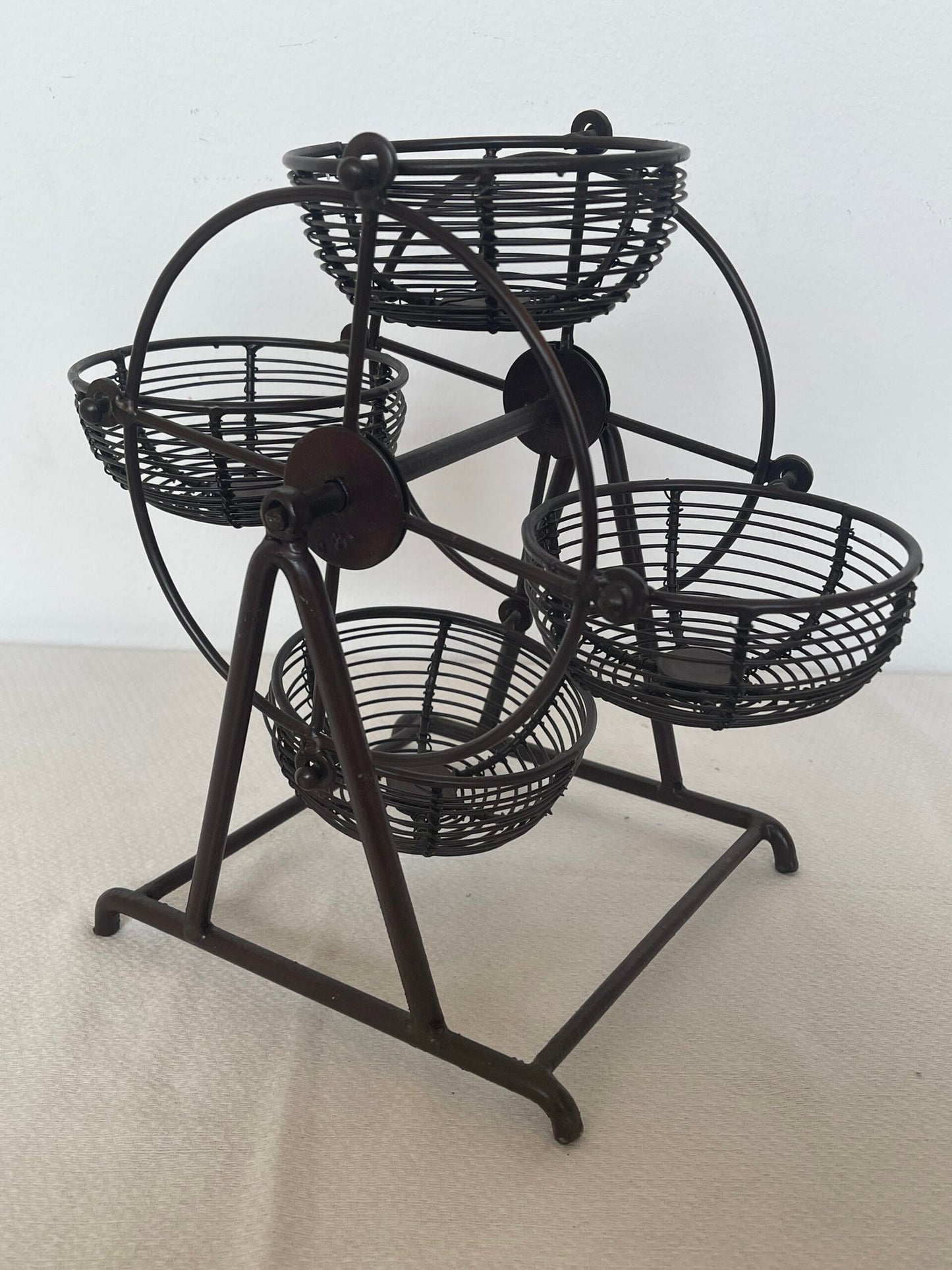 Giostra Portaoggetti in Filo di Ferro – Modello Ruota Panoramica