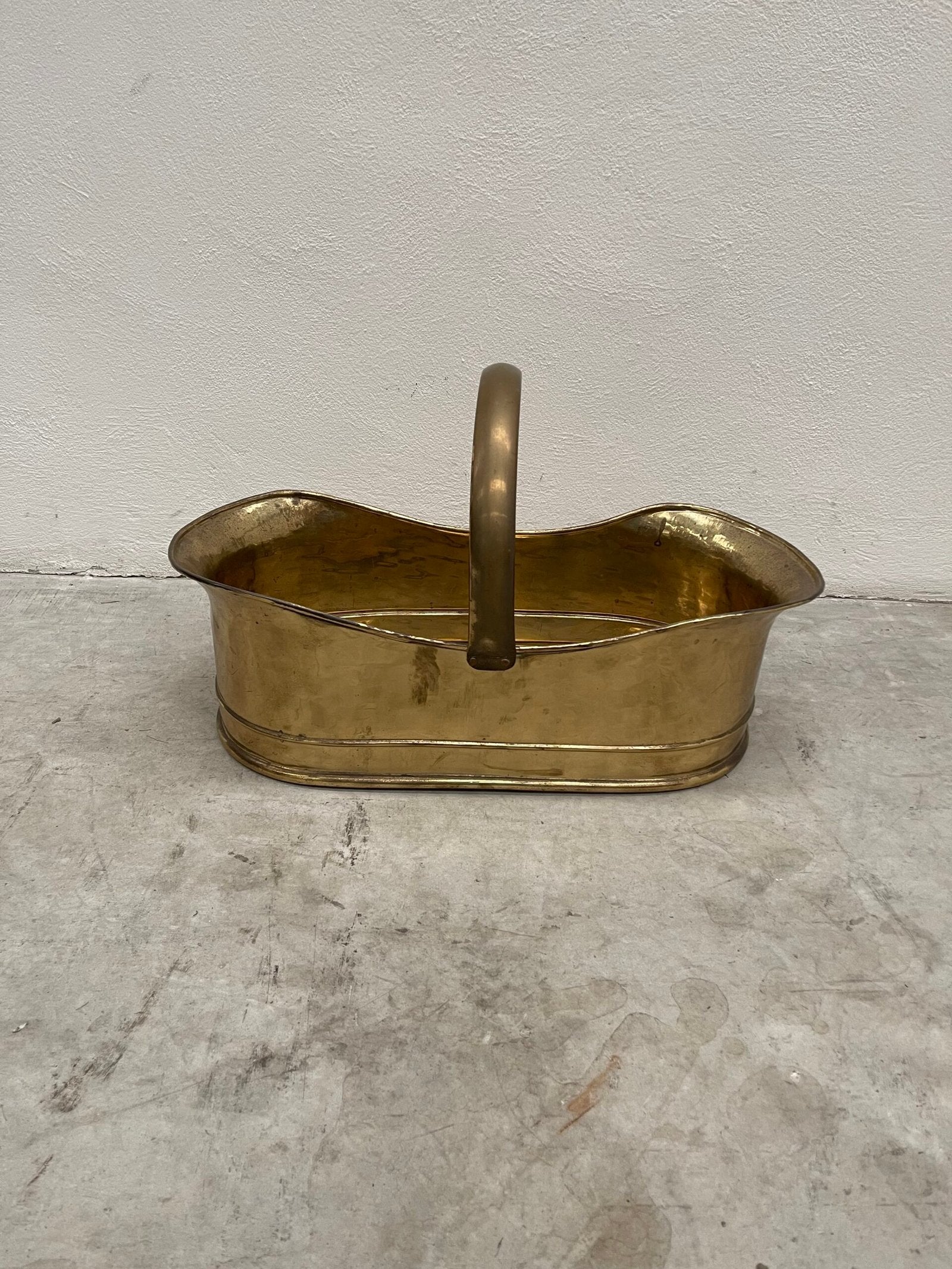 Cestino vintage in ottone – porta legna o riviste